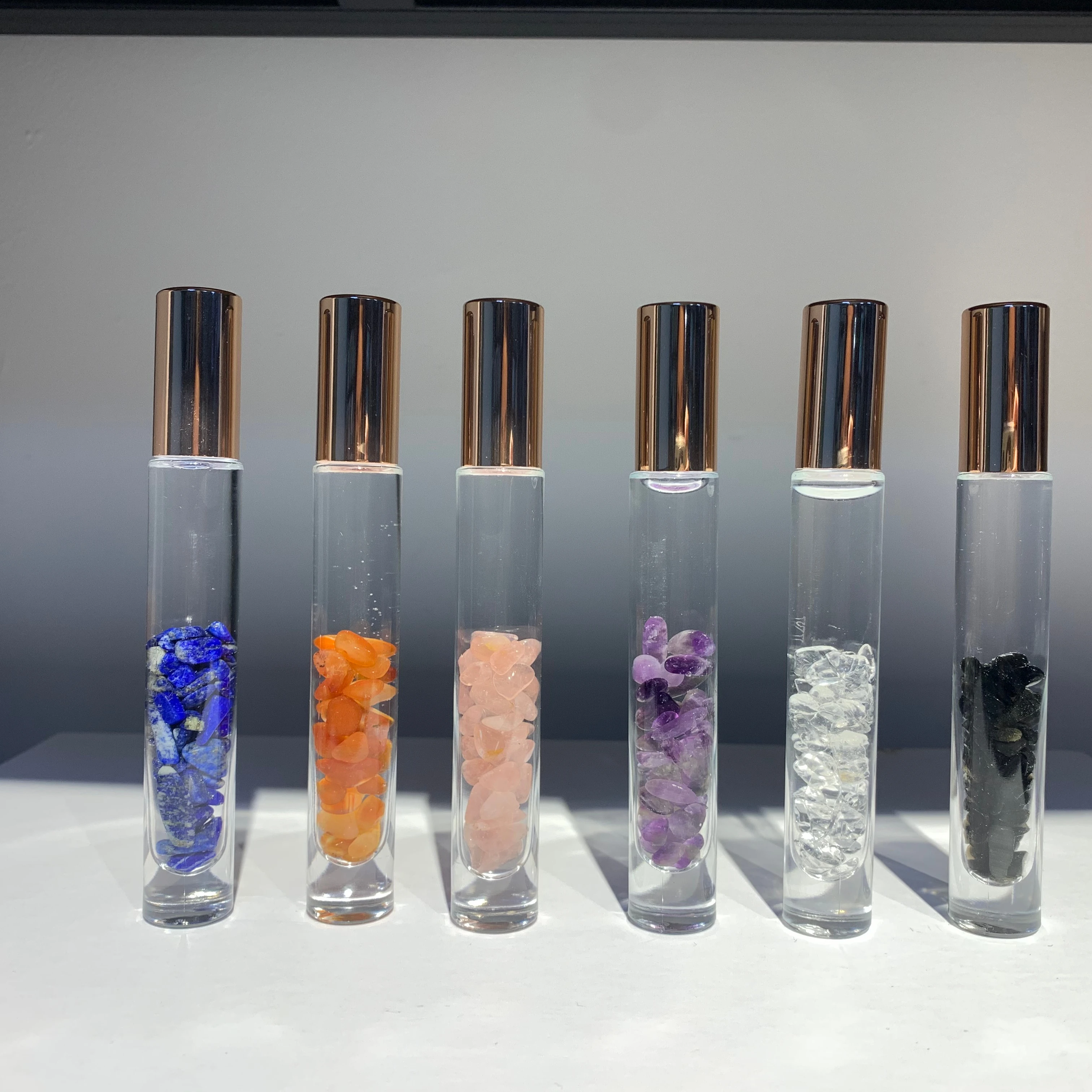 Custom Logo 10Ml 15Ml Rose Gold Lid Essential Oil Natural Crystal Gemstone Roller Bottle