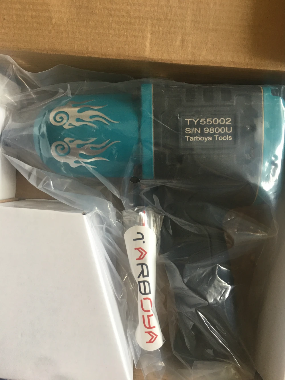 
TY53702 Pneumatic impact gun 700 ft.lbs 1/2 in. Drive Very easy to use, has a lot of power 