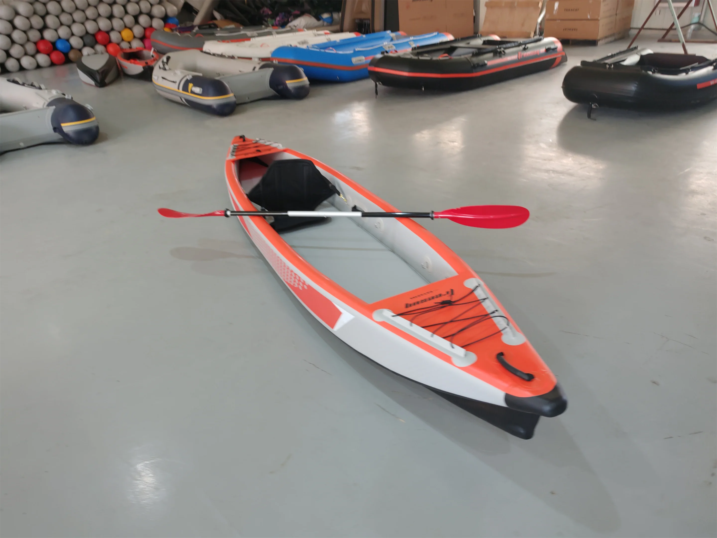 Resistant Inflatable Kayak Hot Sale New Arrival Multi Chambers Whitewater Kayak Aufblasbar Drop Stitch Kayak for Sea Ocean