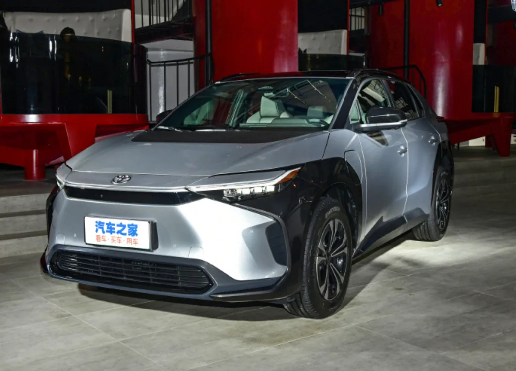 Toyota  2023 auto electric GAC toyota aulto car BZ4X  new petrol car electric buggy farm truck flat bed truck