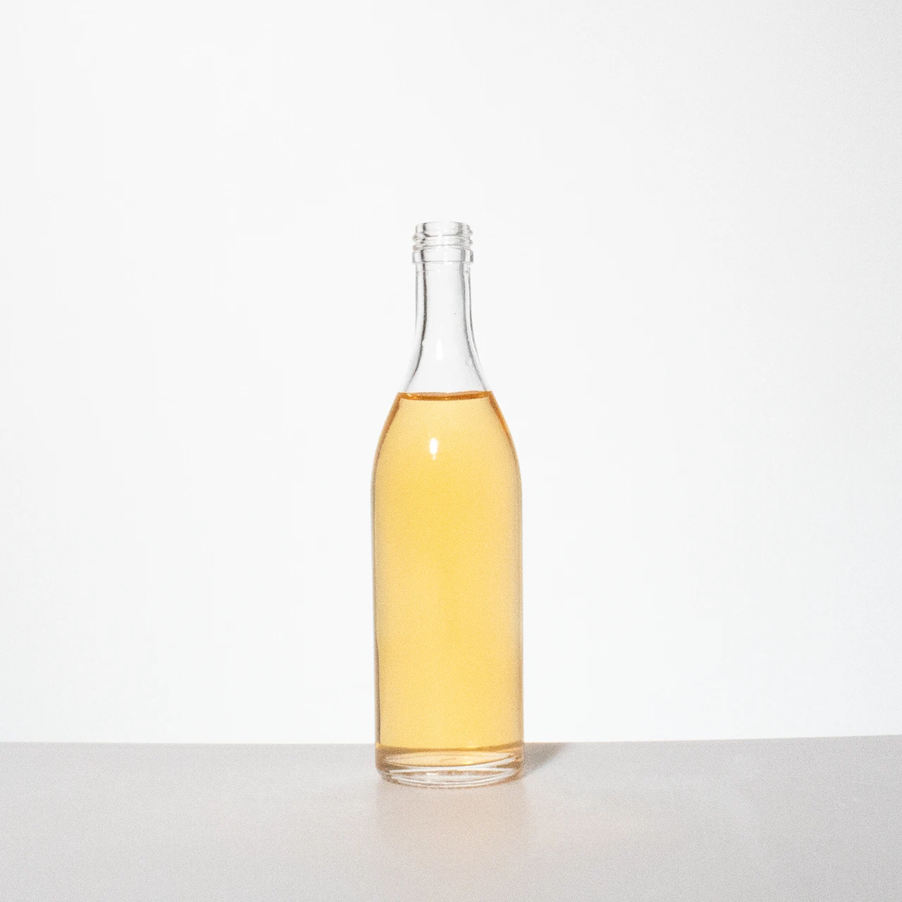 RSG empty mini 50ml whisky bottle luxury empty round 5cl gin vodka rum gin 50 ml screw cap liquor bottle