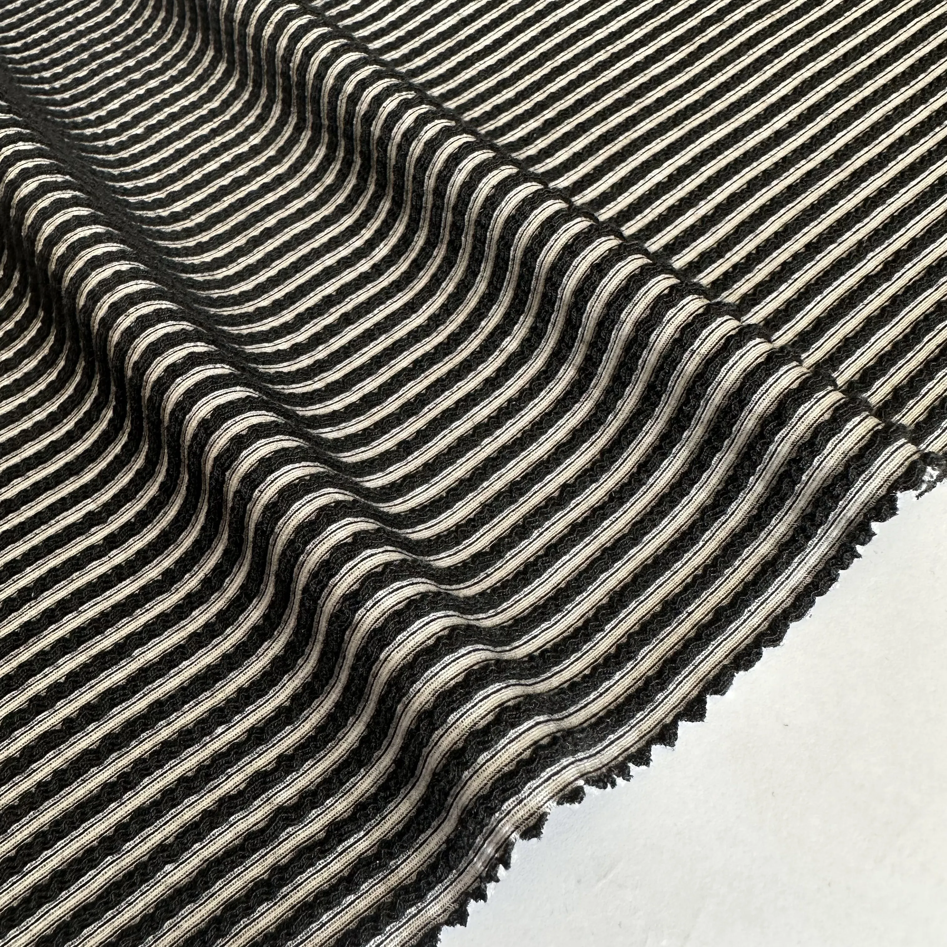 hot sale stripe rib jacquard fabric 95% polyester 5% spandex knitted yarn dyed crinkle crepe fabric for garment