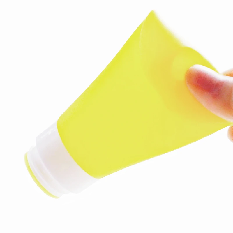 Reusale Travel Hand Sanitizer Bottle Holder Silicone Small Mini Silicone Travel Size Bottles Containers With Keychain Carabiner