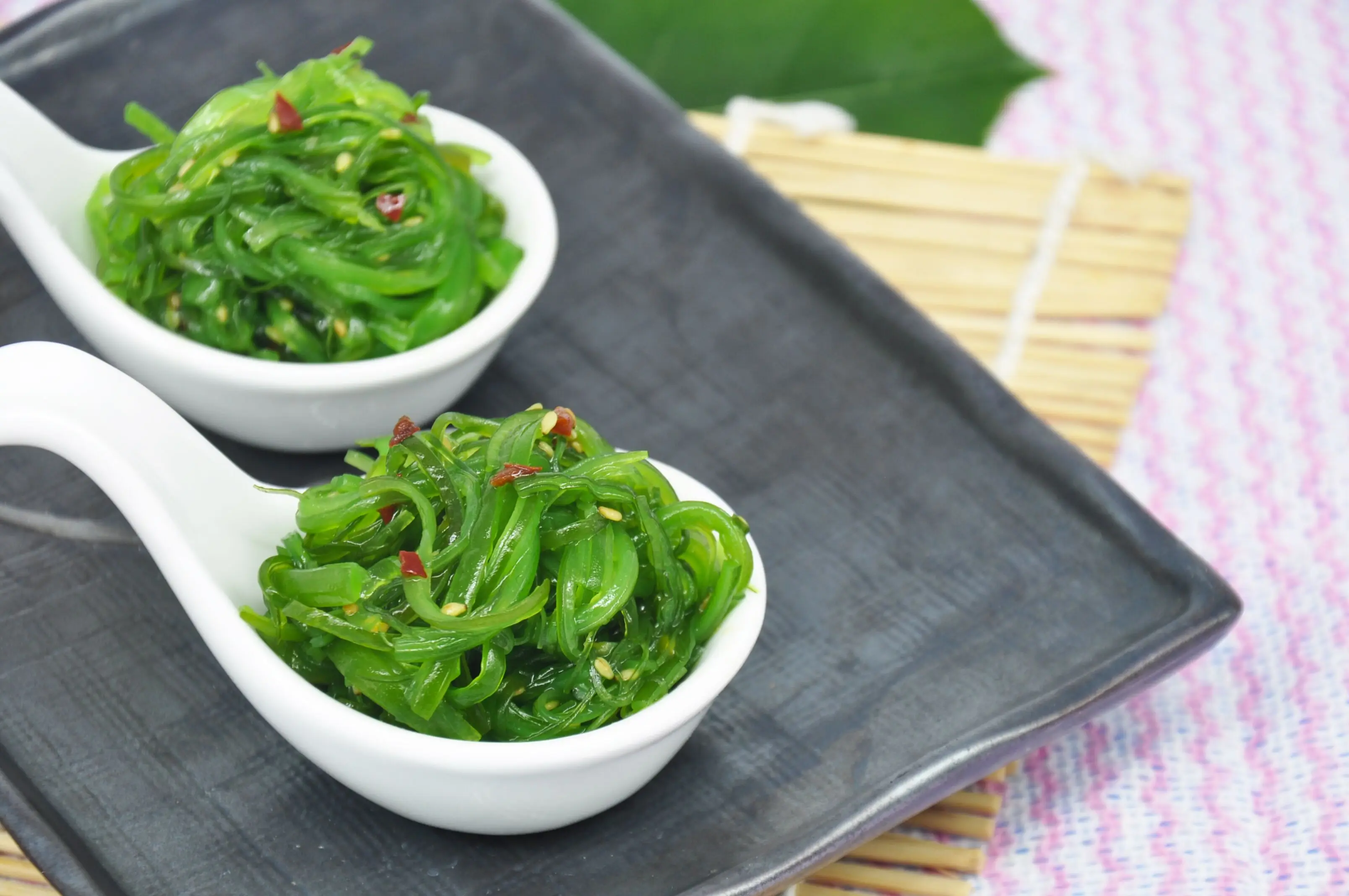 Маринованные водоросли Wakame салат из морских водорослей