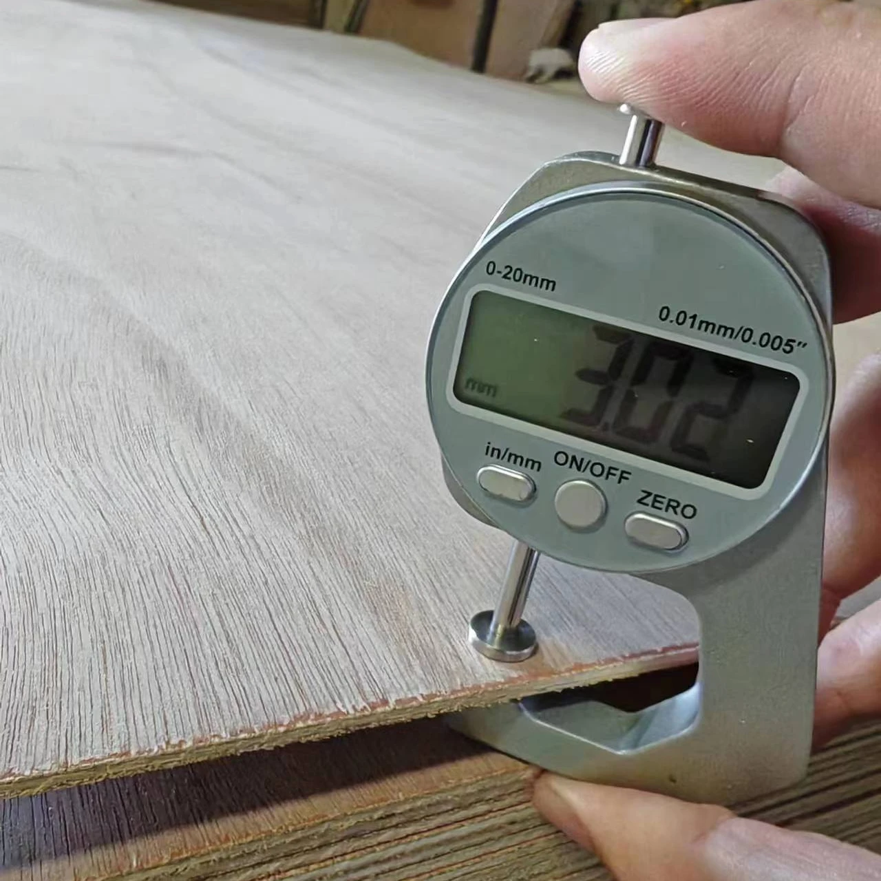 Good Price 3.0mm 3.2mm 4.2mm China Manufacturer Okoume Veneer Faced Door Skin Plywood For Door