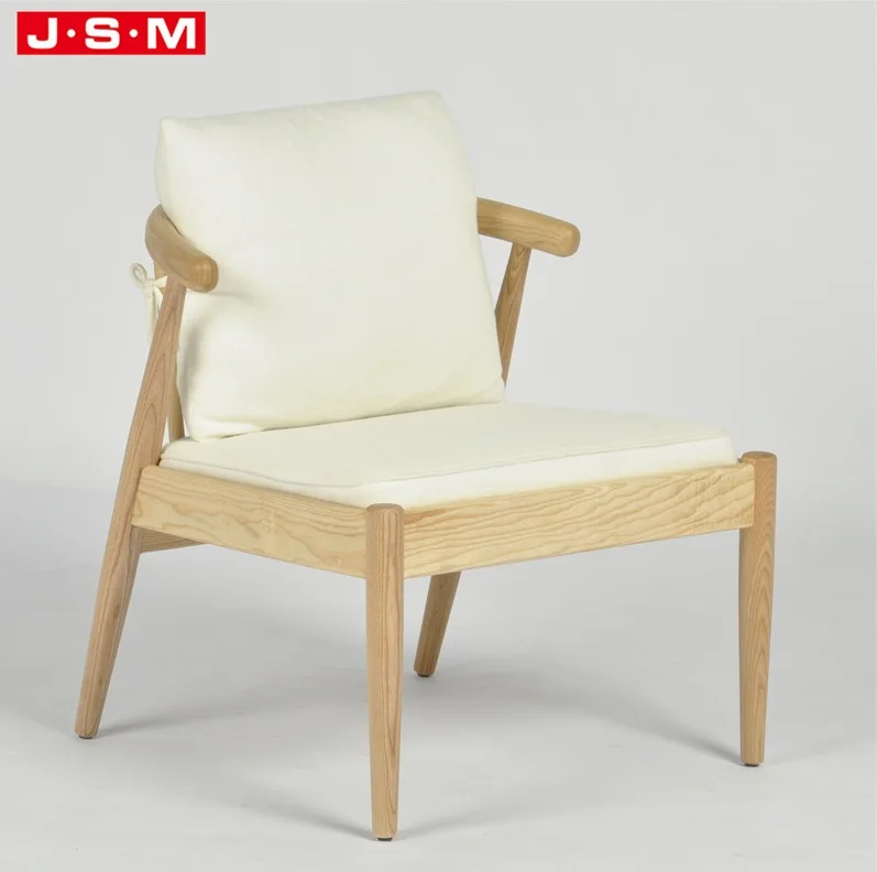 Классическое офисное кресло для отдыха с низкой спинкой