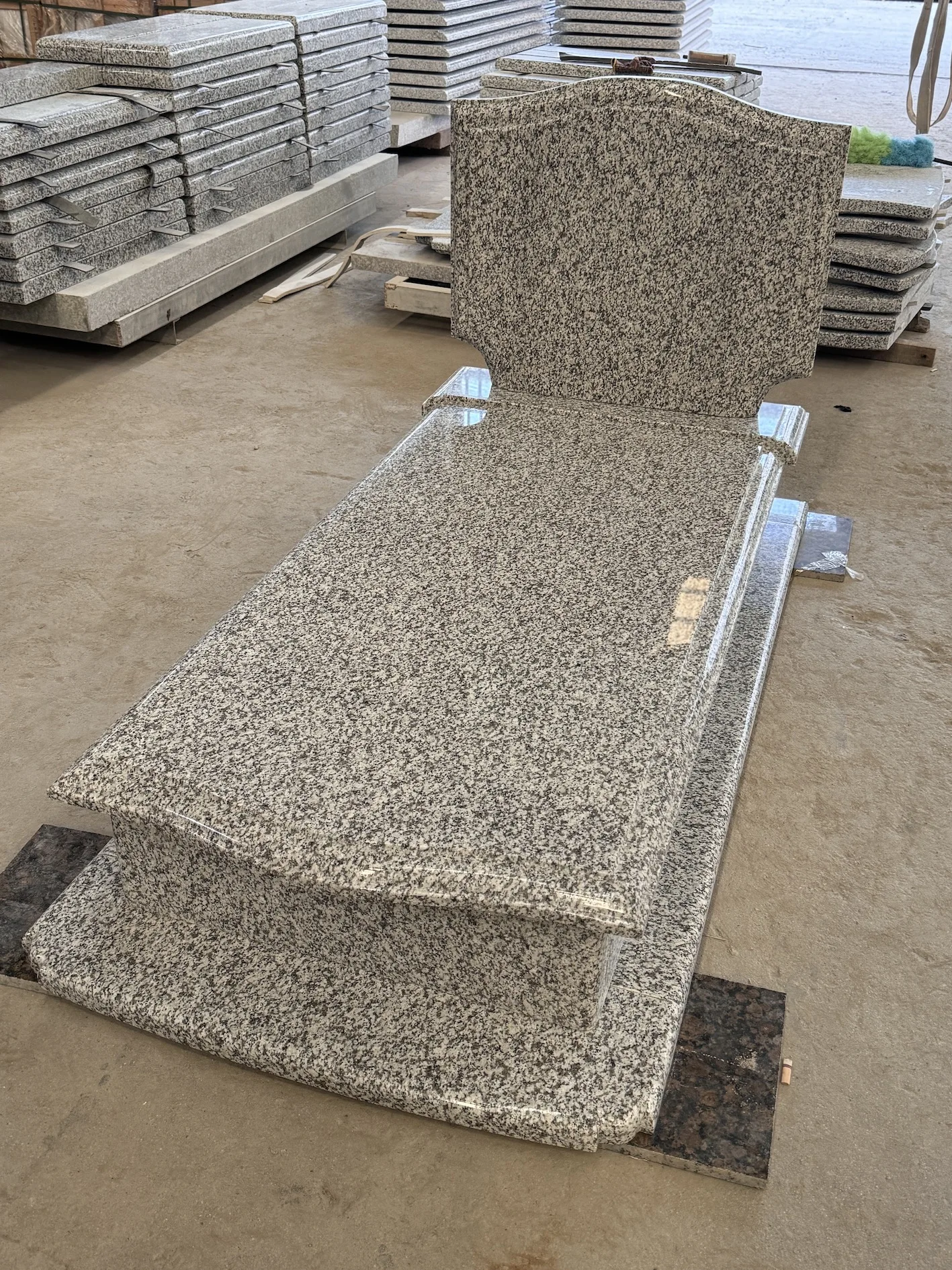 Sesame white granite tombstone light grey color tombstone one whole set Jilin white granite tombstone