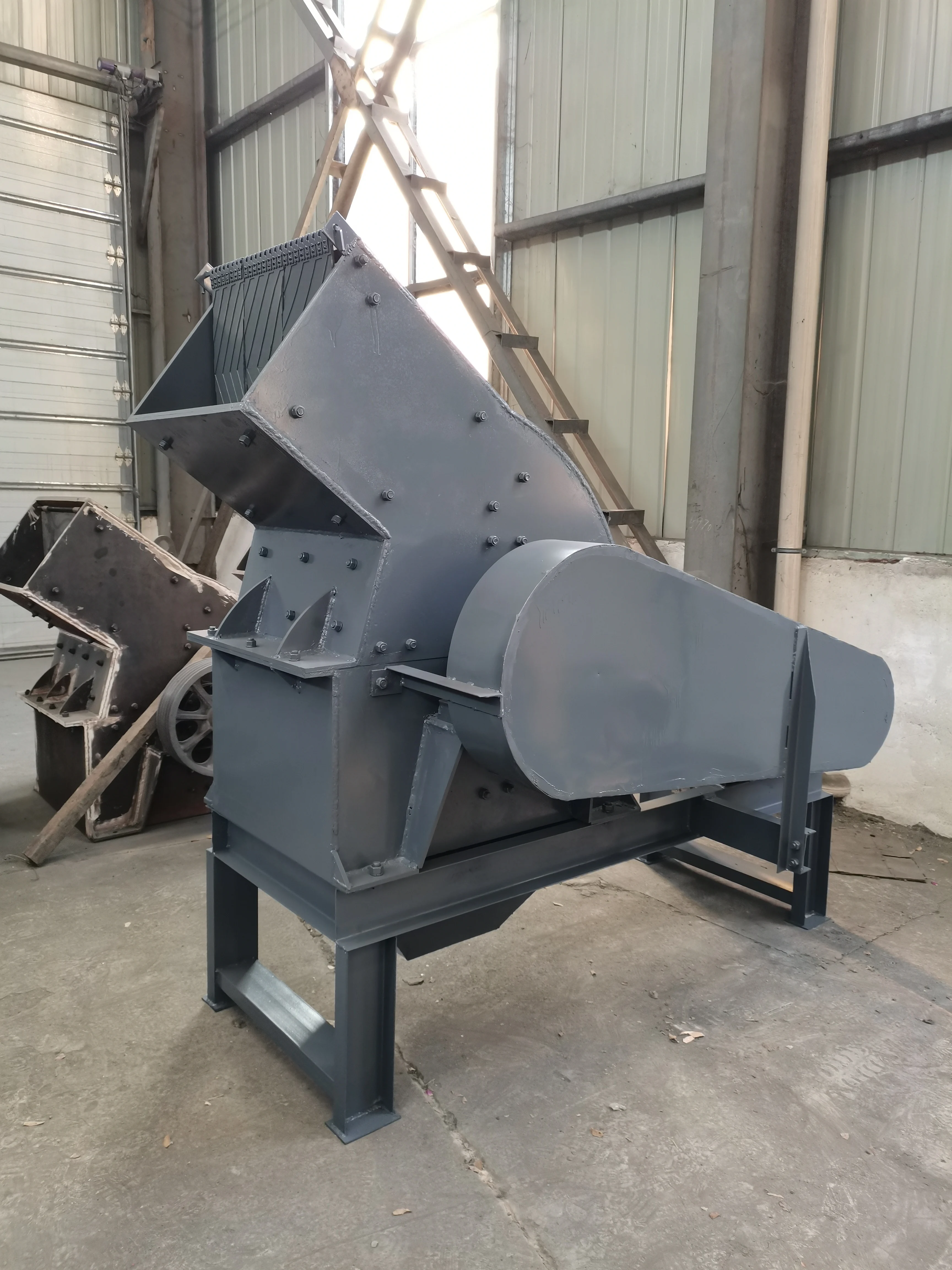 Easy install stone crushing machine mobile hammer crusher for limestone, granite, construction waste