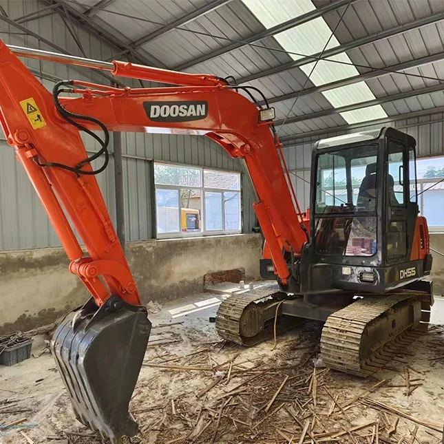Good performance secondhand construction equipments mini excavator Doosan dh55 with good condition