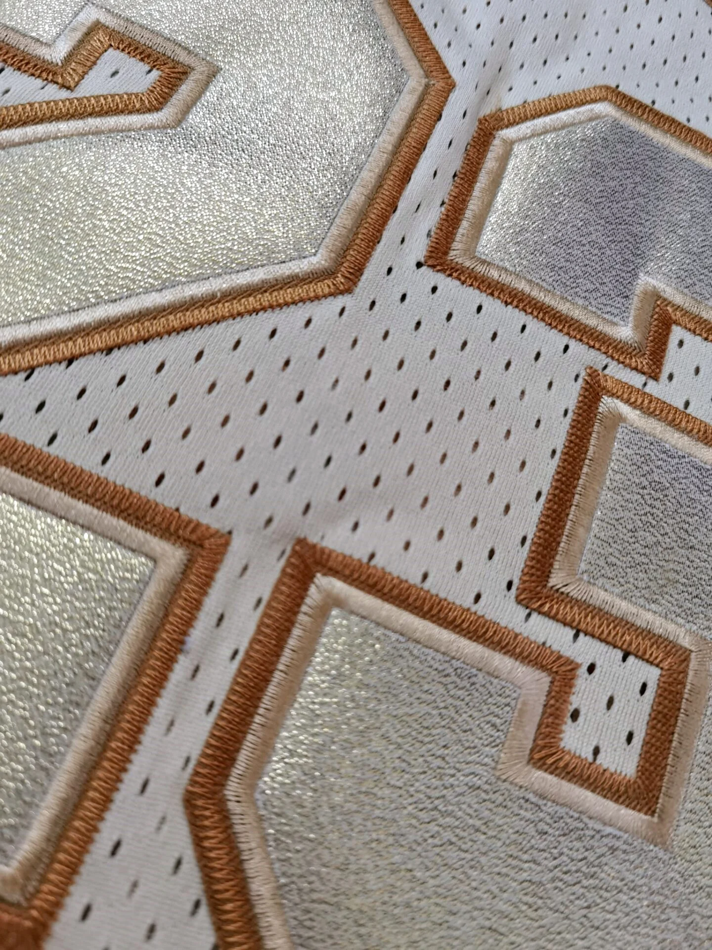 Wholesale Custom Top Quality Embroidery Retro Limited Edition No. 23 Golden Basketball Jersey