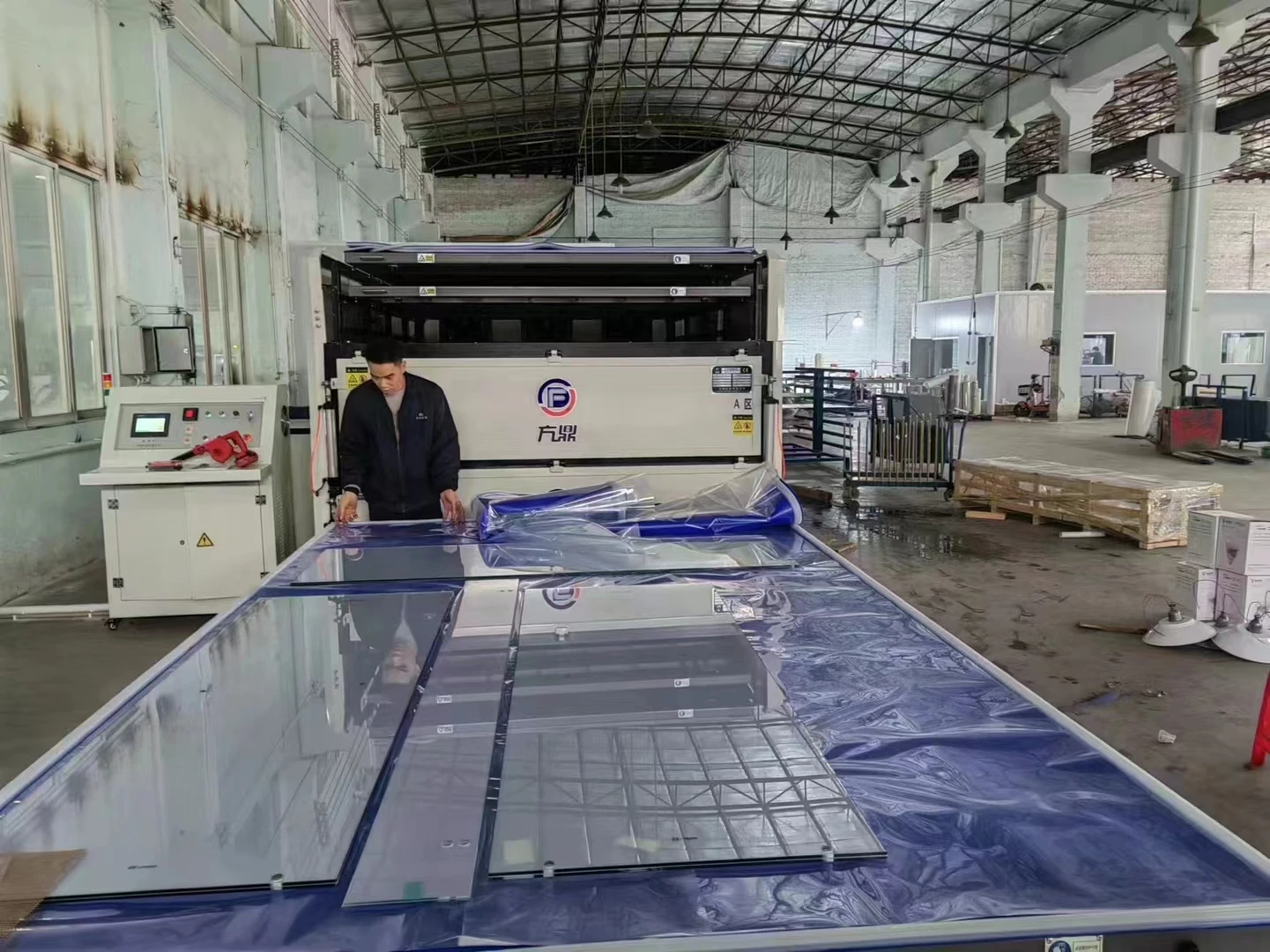 Energy-saving Cycle Work Furnace  Increase Efficiency  Four-Layer EVA Glass Lamination Machinery