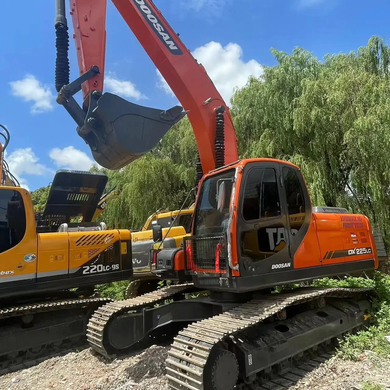 Doosan DX225LC Excavator  Used Doosan Digging Machinery DX60  DX80 Doosan Construction Machine Excavators