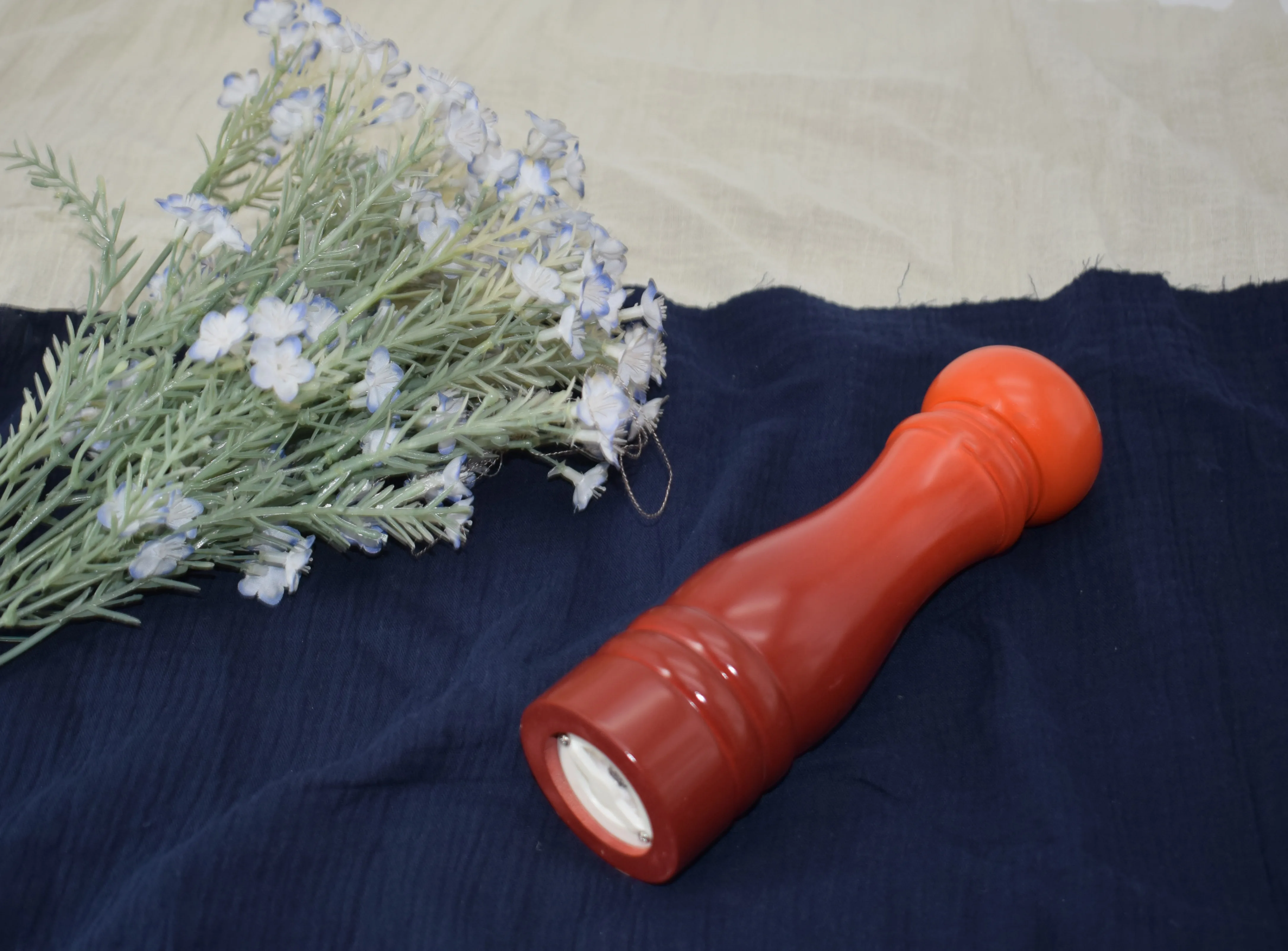 Hot Selling Hand Movement Solid Wood Salt Pepper Mill Adjustable Ceramic Salt Spice Pepper Grinder