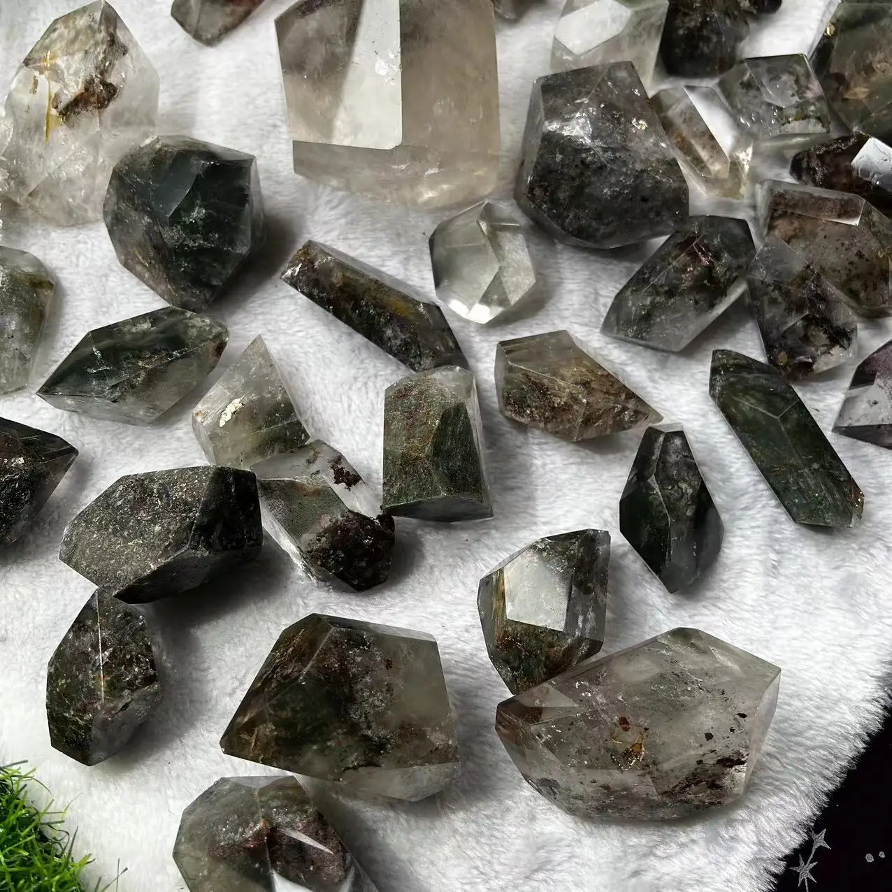 Green Phantom Quartz Natural Crystal Hand Carved Green Garden Quartz Free Form for Healing