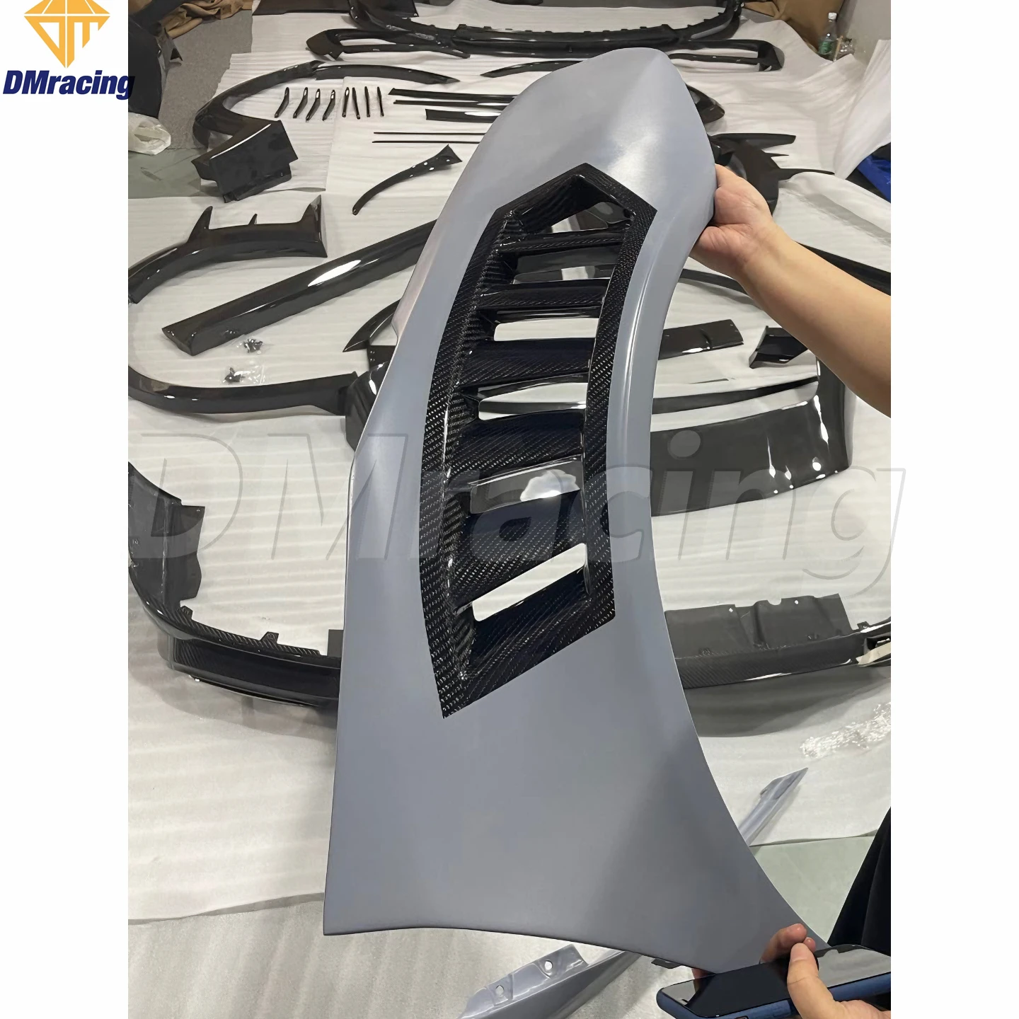 VORSTEIN STYLE PRE-PREG DRY CARBON FIBER FRONT FENDERS FOR LAMBORGHINI HURACAN LP580 LP610-4 LP640 EVO 2014-2021