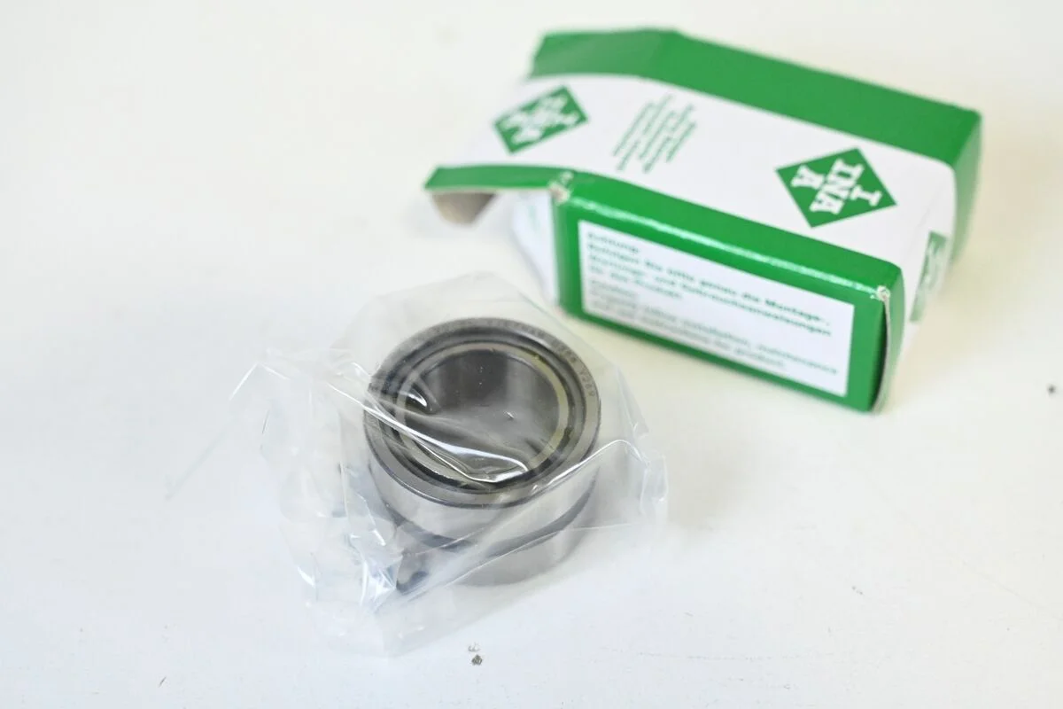 6x19x10mm STO-6-TV Yoke Type Track Roller with Needle Rollers Single Row Cylindrical Structure