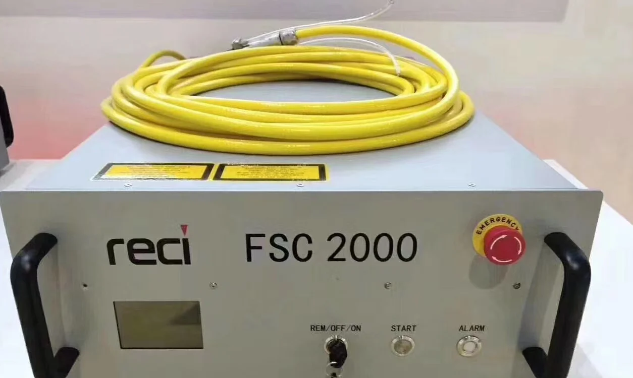 Волоконно-лазерный оптический желтый кабель Raycus 3 кВт 50 м/100 мкм Ipg лазерный с максимальной мощностью