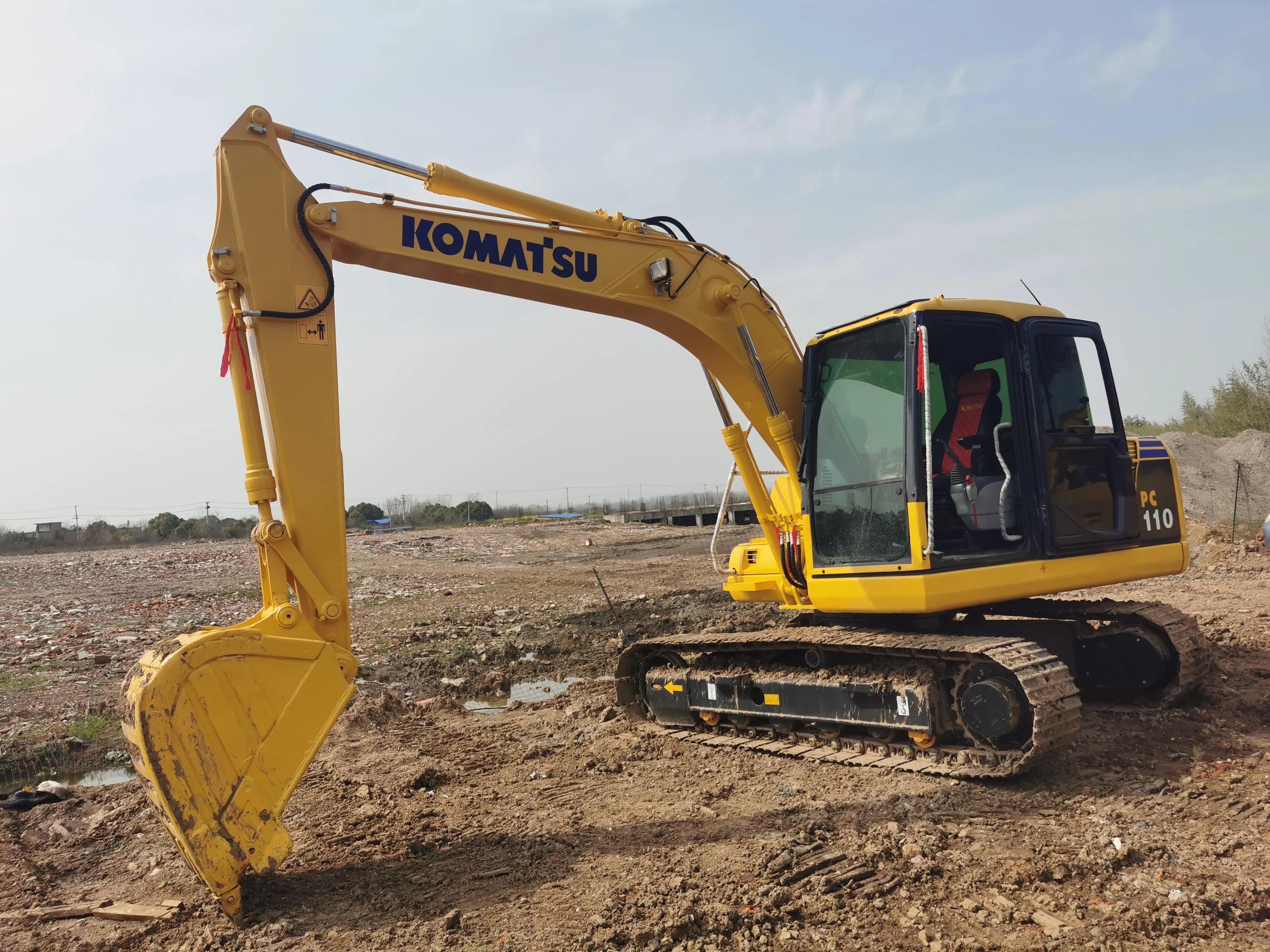 Низкая цена оригинальный японский Подержанный komatsu110-7 11-тонный гусеничный экскаватор