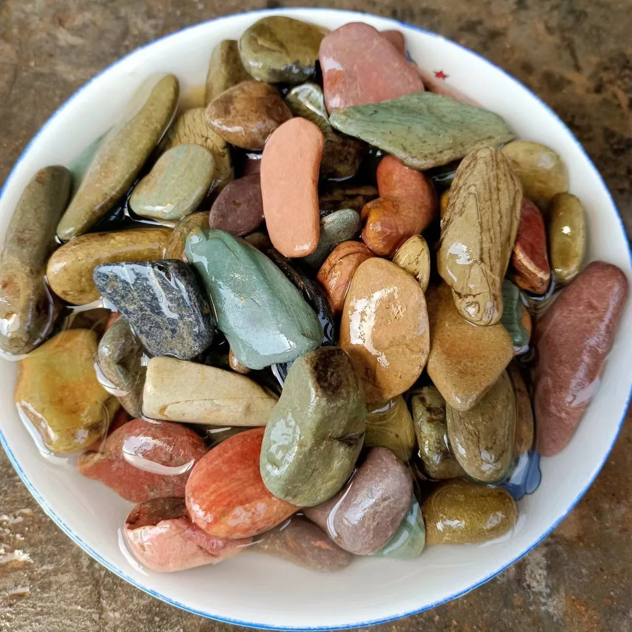natural crystal Fish tank bottom sand rock raw gem stone river rock gravel & crushed stone for fish tank landscaping