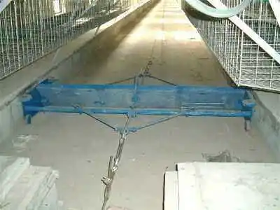 Automatic Poultry Chicken Manure Scrapper Removal Machine