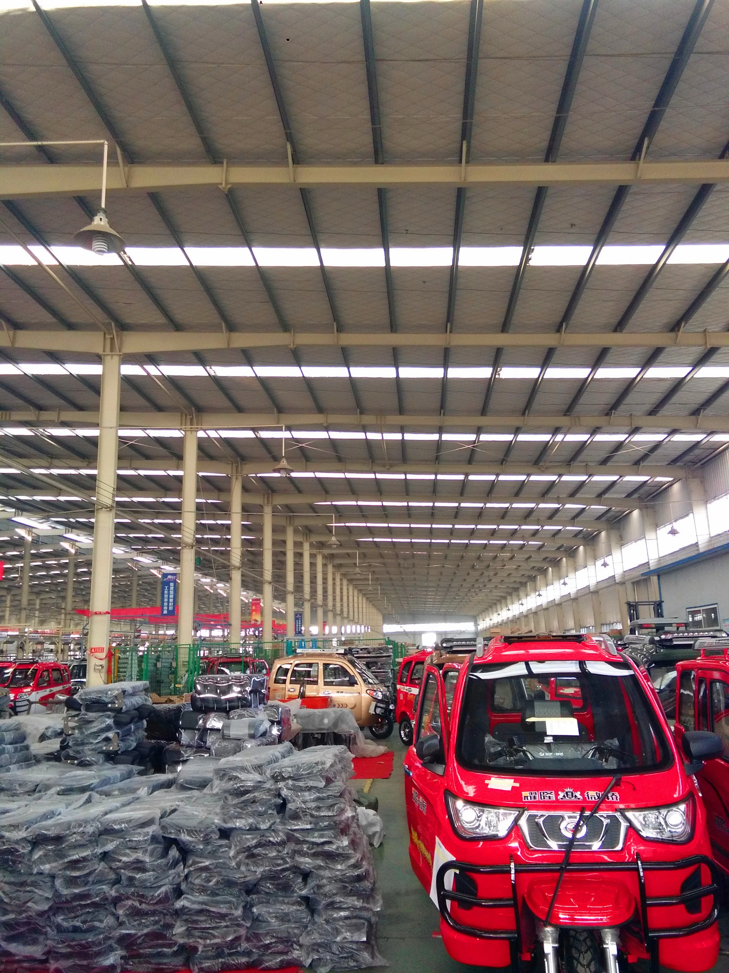 New Indian Tricycle  High End Ebike Passenger Gasoline Tricycle Adult Use Auto Rickshaw  Enclosed Cabin Tricycle