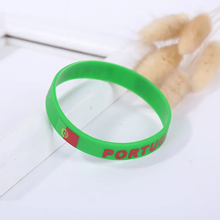 Wholesale Personal Promotional Women and Man Customized Printed Rubber Silicone Fans Bracelet For Qatar World Soccer Cup