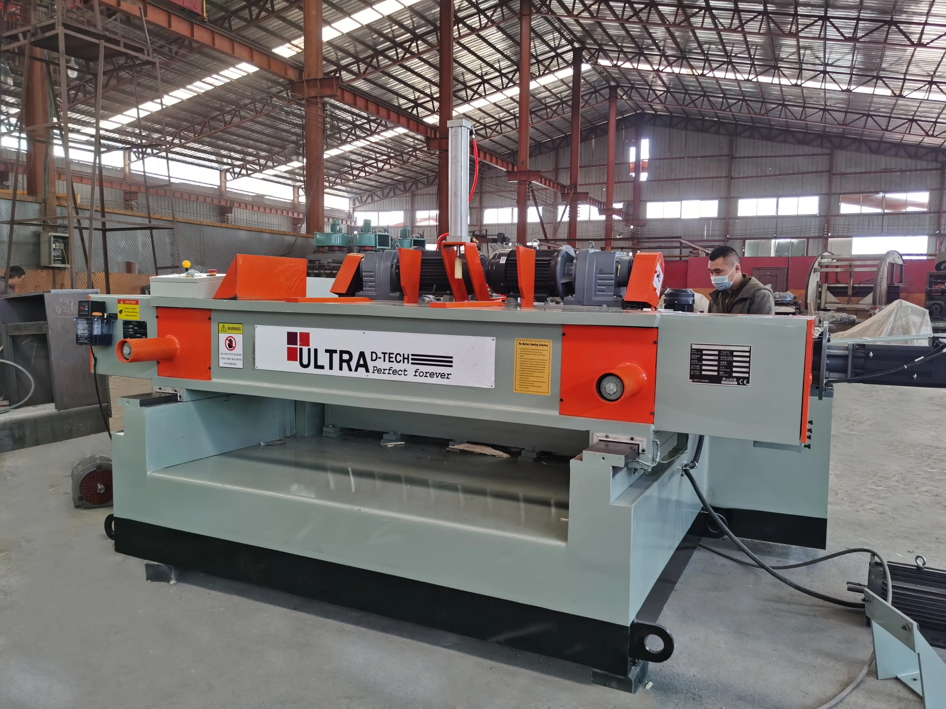 2023 China woodworking lathe  factory direct sale CNC wood peeling and cutting machine veneer peeling cutting  slicer