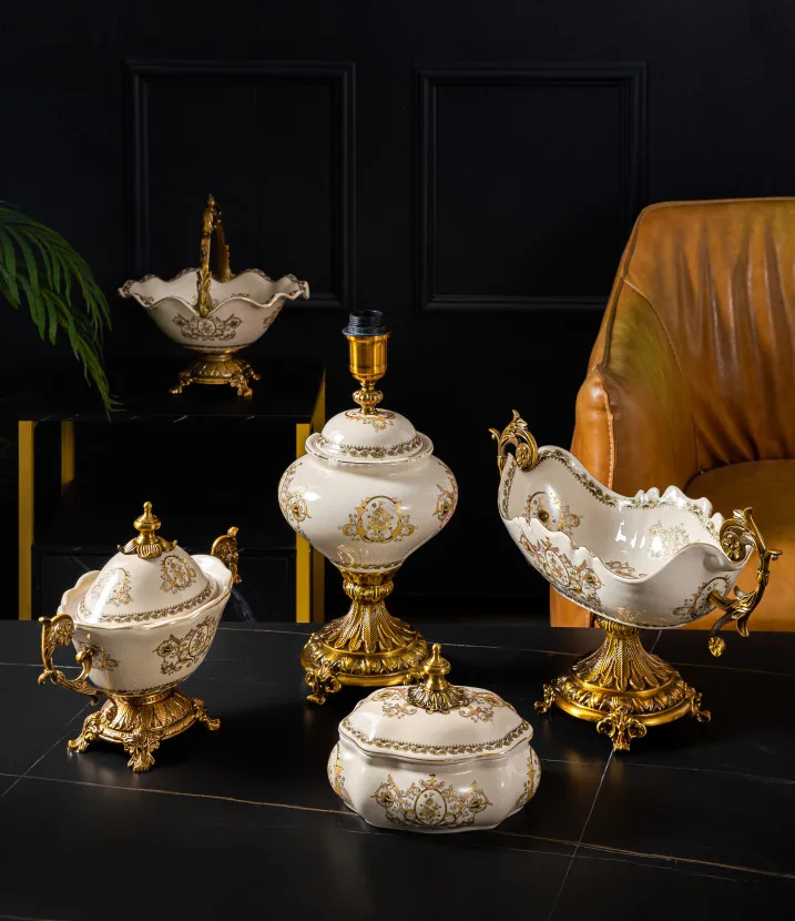 High Quality Custom Luxury Gold Flower Pattern Cigar Ashtray  Rectangular  Ceramic Ashtrys With Copper Handle