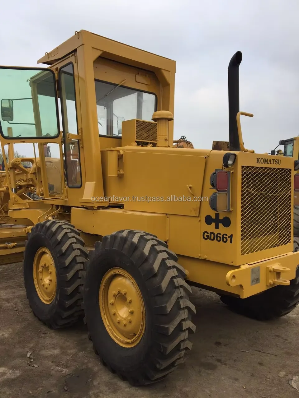 Used Grader Komatsu made GD661, Second-hand Motor Grader Komatsu GD661A-1 with low price  GD611 GD305