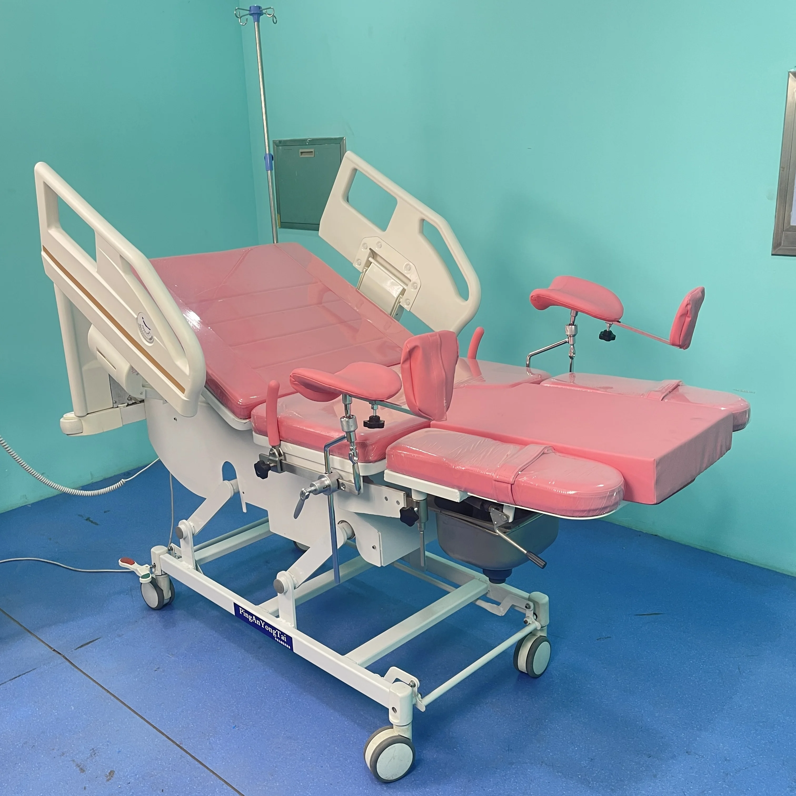 Obstetrics and gynecology operating table, delivery bed, medical equipment and integrated operation bed