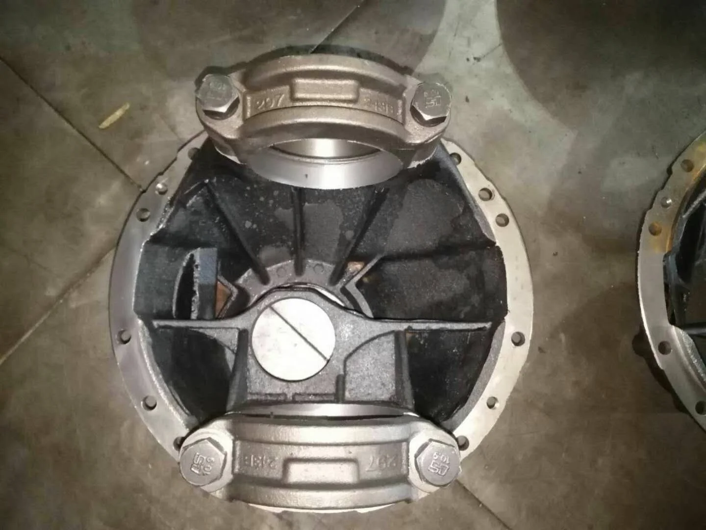 truck transmission parts fuso 6M60 6M61 D4 differential assy for mitsubishi manufacture OEM MC075131 MC834997 MC444937