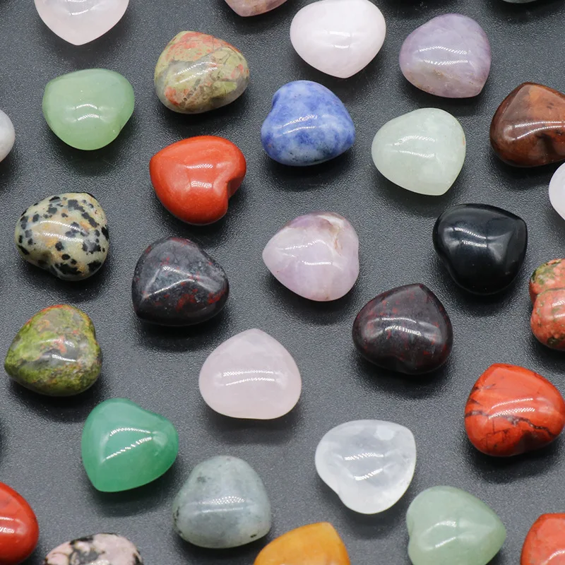 The heart-shaped natural gem beads are sold in large quantities crystal heart