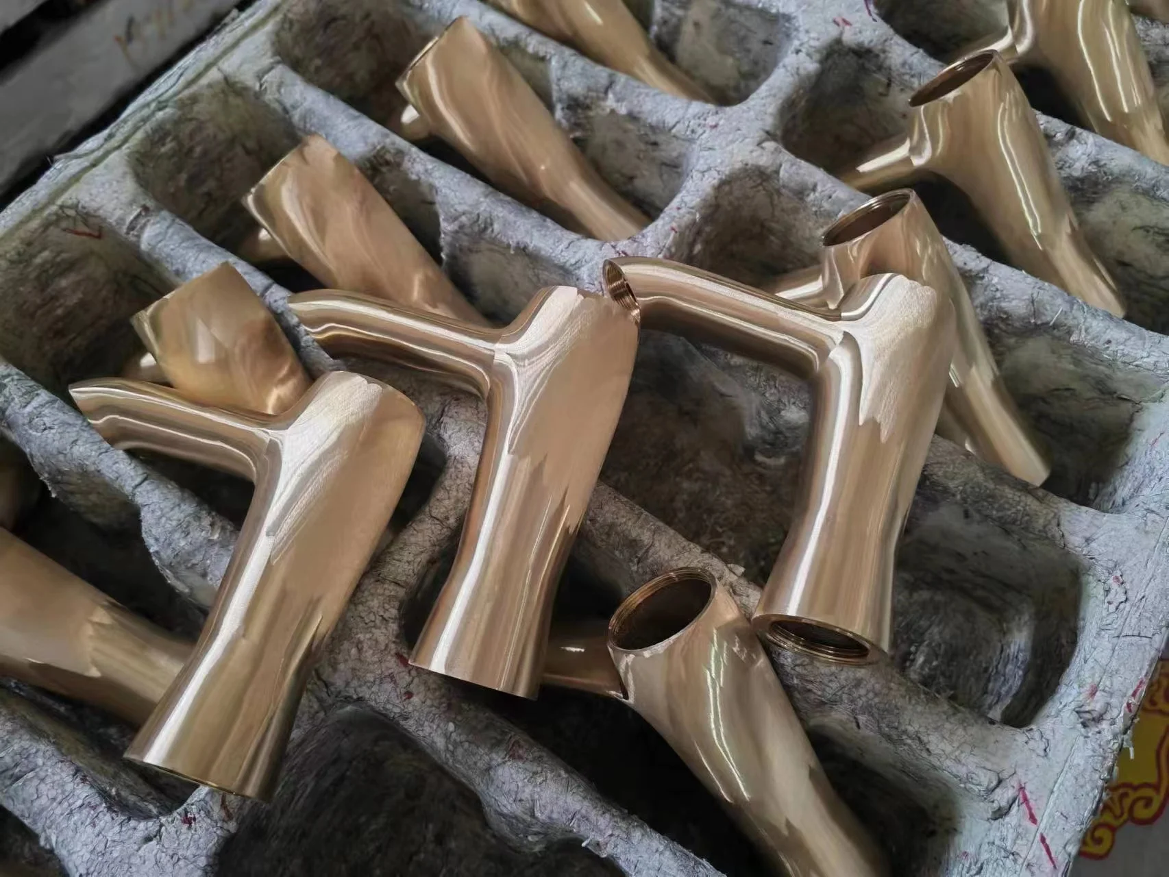 Siemens PLC control Gravity Casting Machine/ Die casting machine for Brass Faucet Sanitary  Accessories Brass Components