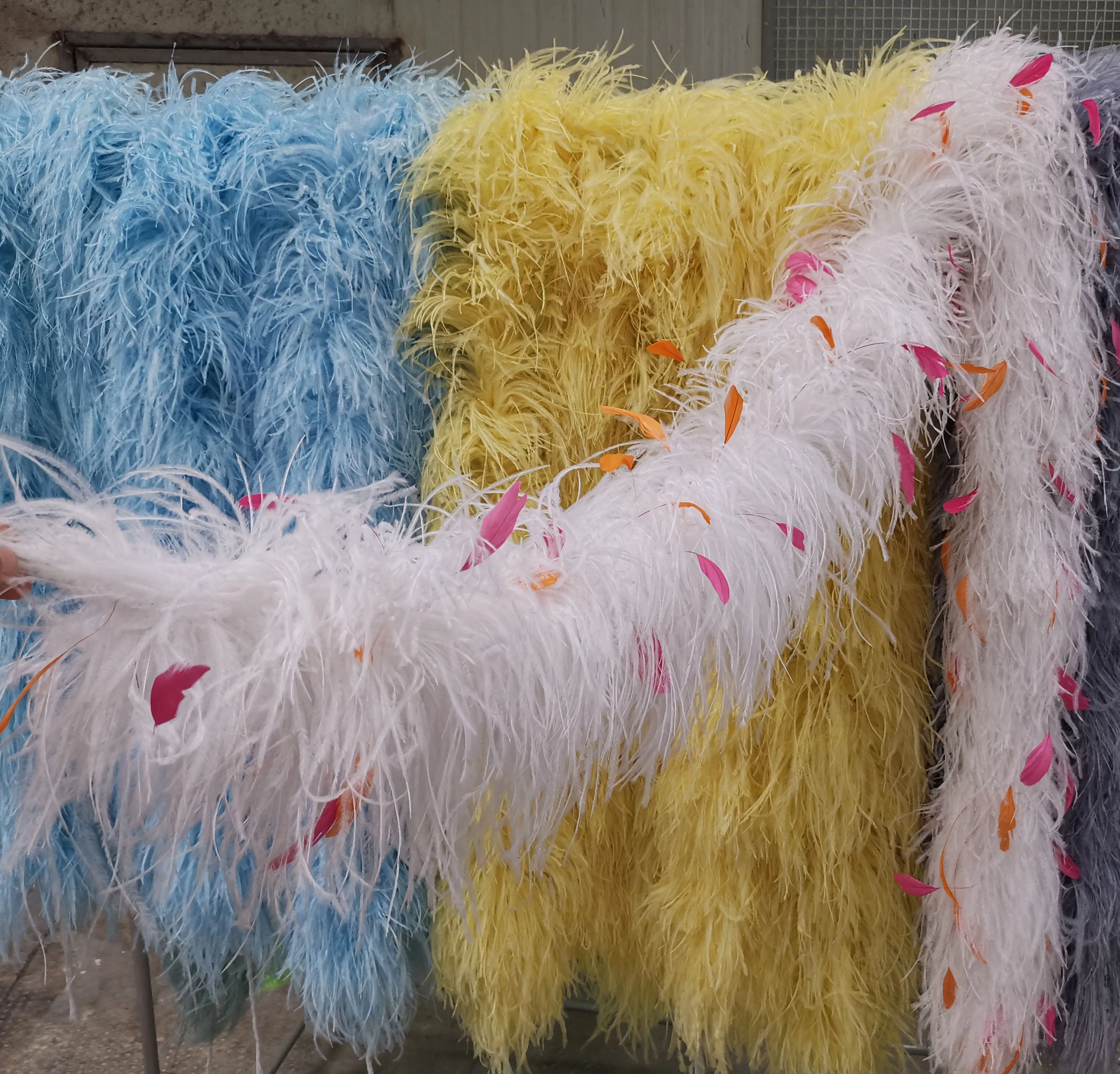 Wholesale crafts Fluffy White Pink Scarf Ostrich Feather Boa For Home Party Carnival Christmas Decor DIY Craft Clothing Costume