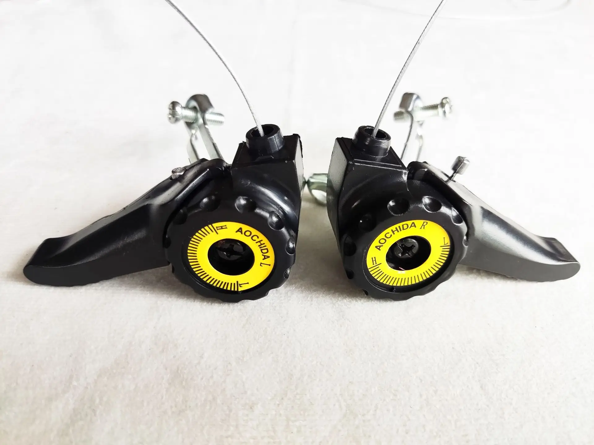 Plastic fingering mountain bike transmission bicycle governor handle bicycle chain bicycle accessories