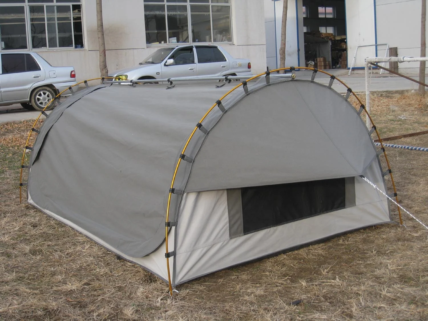 Custom waterproof round winter outdoor tent 4 season 2 person