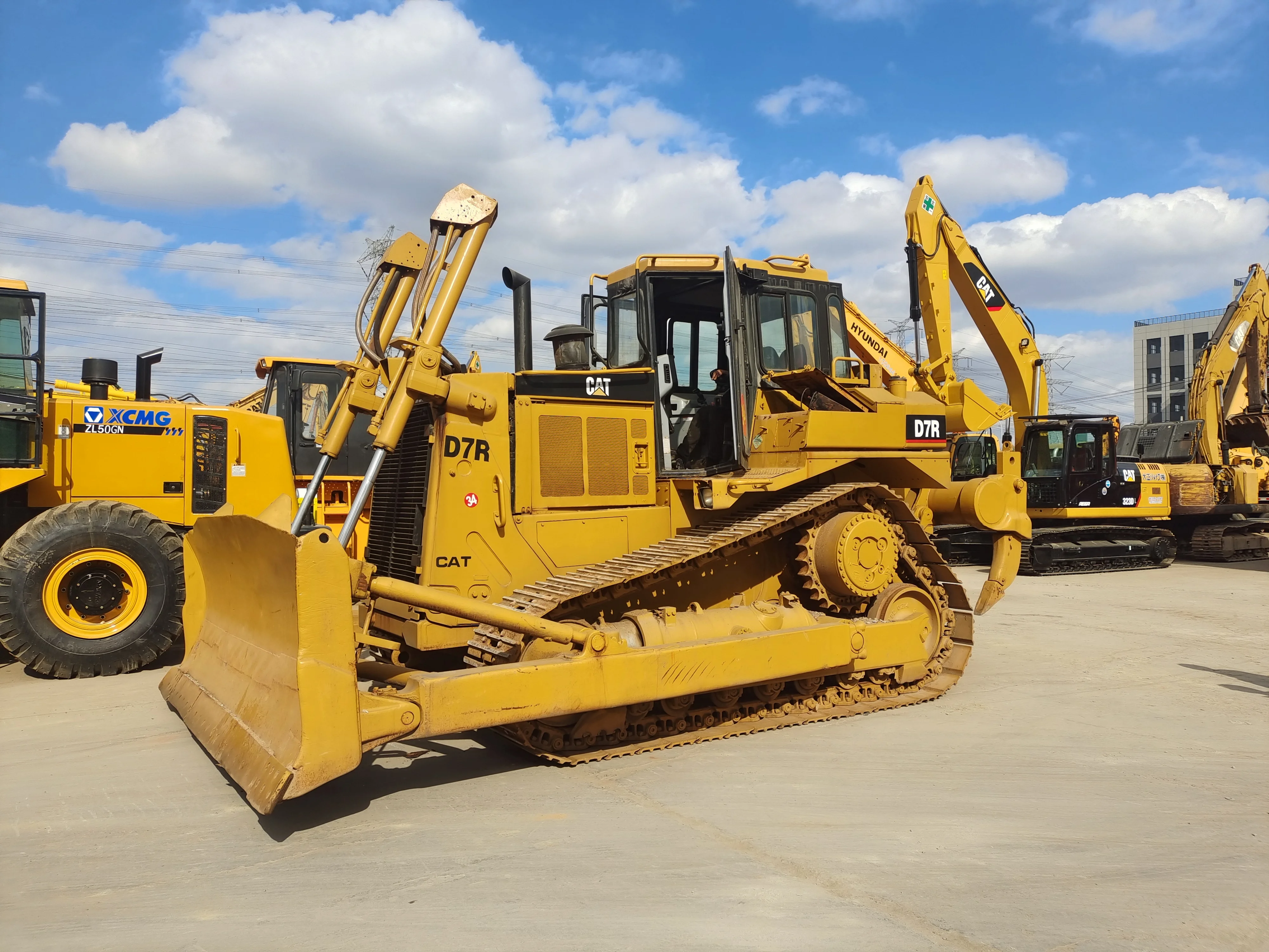 Used Caterpillar CAT D7R D7 Crawler Bulldozer Dozer Japanese Secondhand Machine CATD7R for Sale