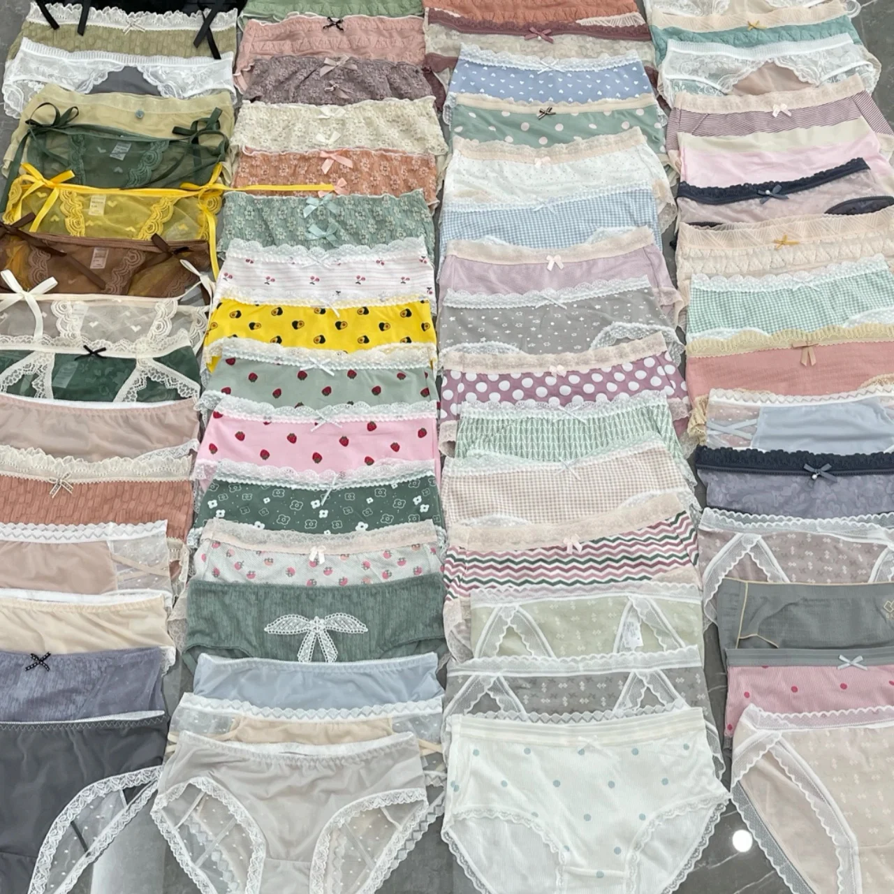 Clearing Warehouse Wholesale Miscellaneous Underwear Comfortable Women's Underwear Factory Supply Pure Cotton Panties Bikini