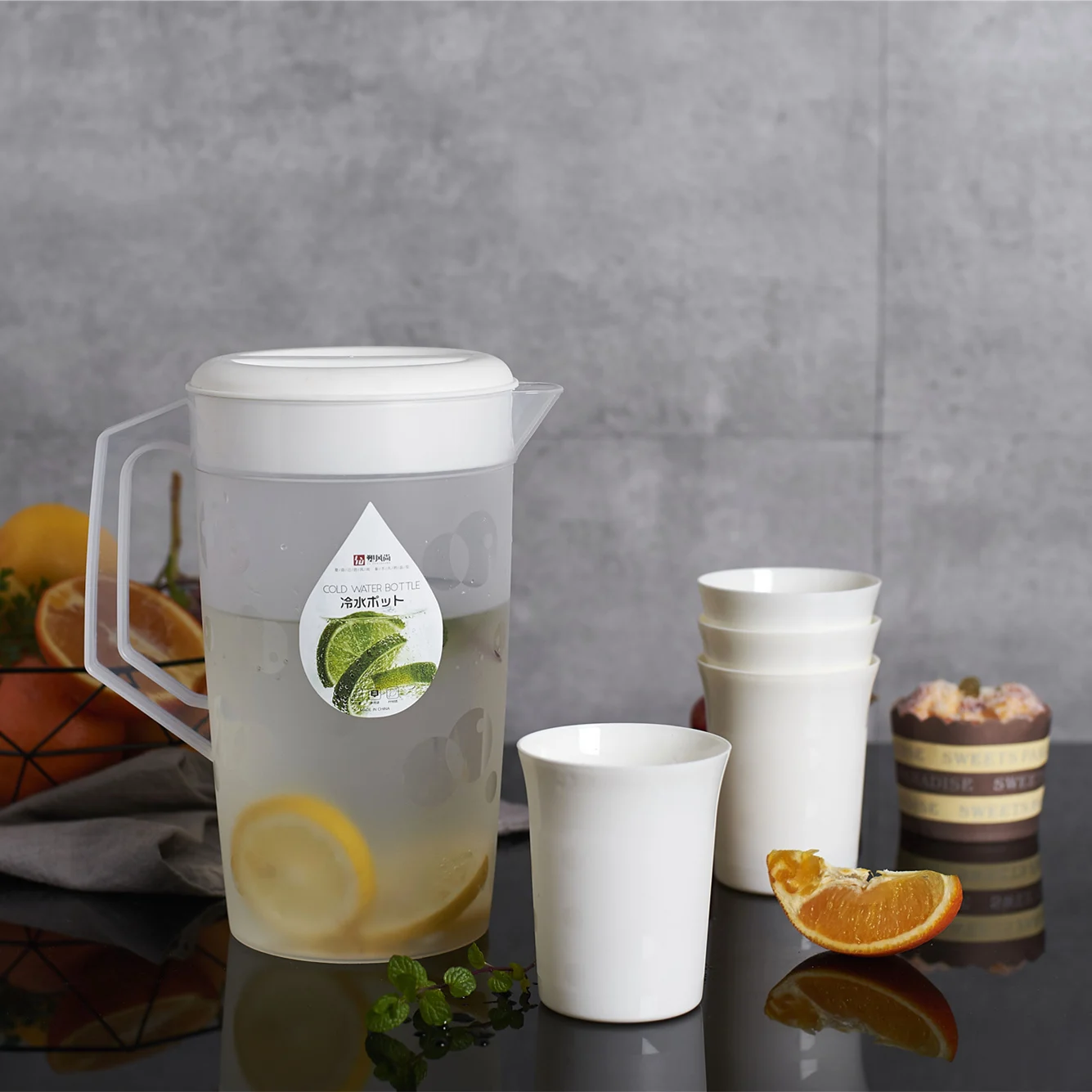 2020 новый стиль пластиковый красочный кувшин для воды с