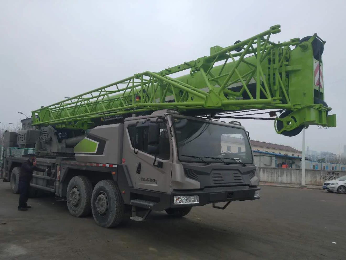 Chinese brand Sinomada 55 ton Telescope hydraulic Truck Crane ZTC550V532 with max lifting height boom for sale