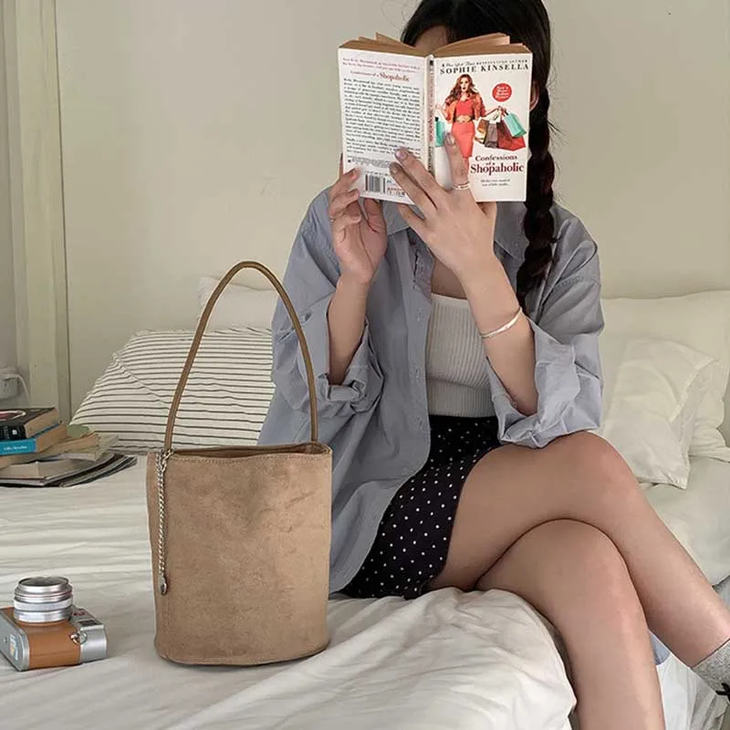 Wholesale Hot Sale Fashionable Leisure Large Capacity Suede Barrel-shaped Bucket Tote Handbag For Women