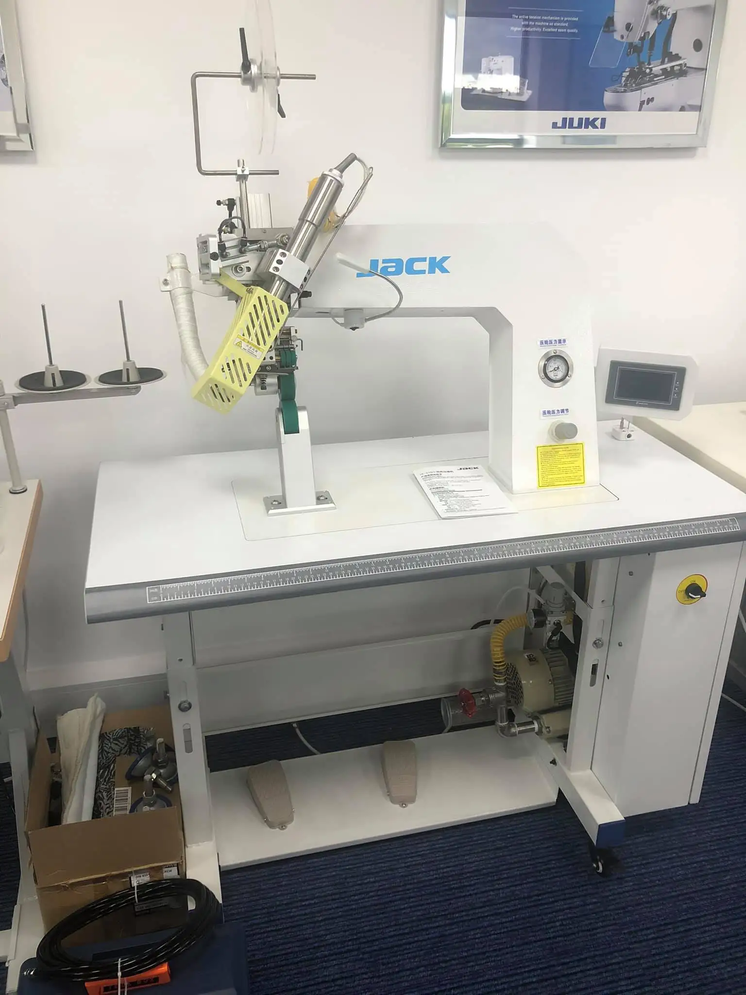 Popular sale Hot-air Seam Sealing machine Jack 6100 industrial sewing machine for sale