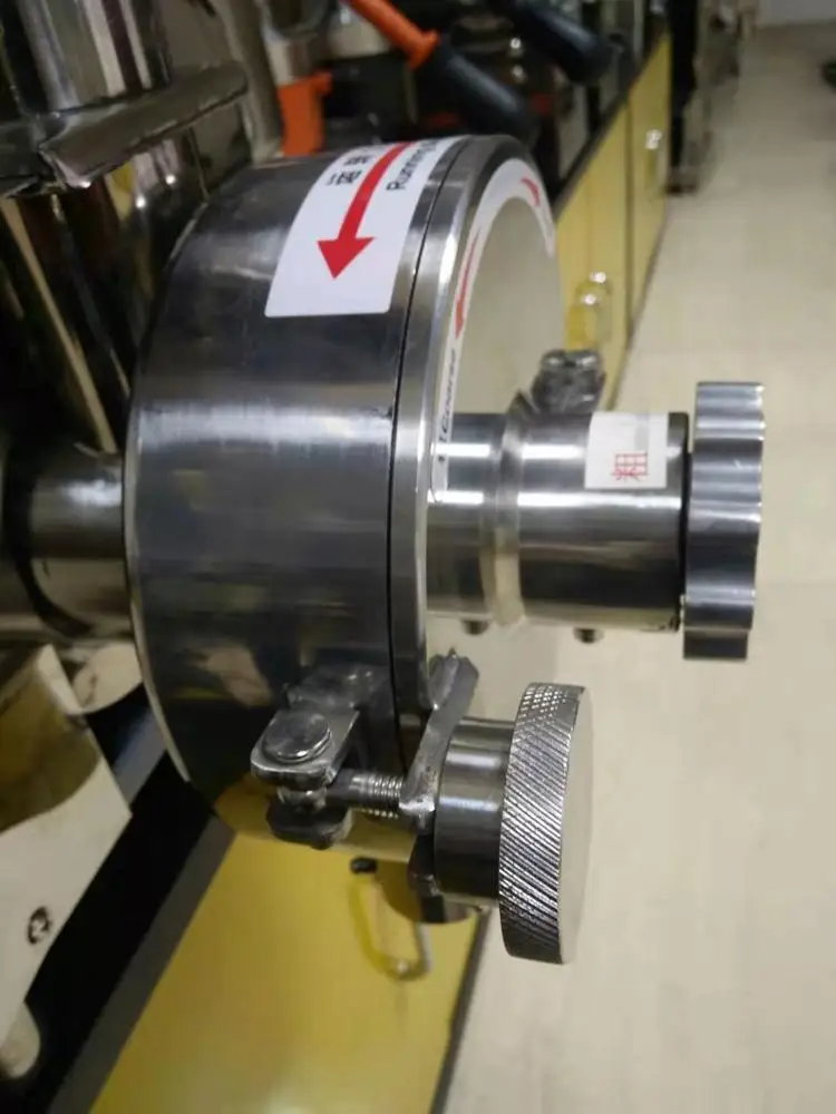 Desktop Food grade small dry ginger powder grinding machine commercial rice grinder machine flour milling machine