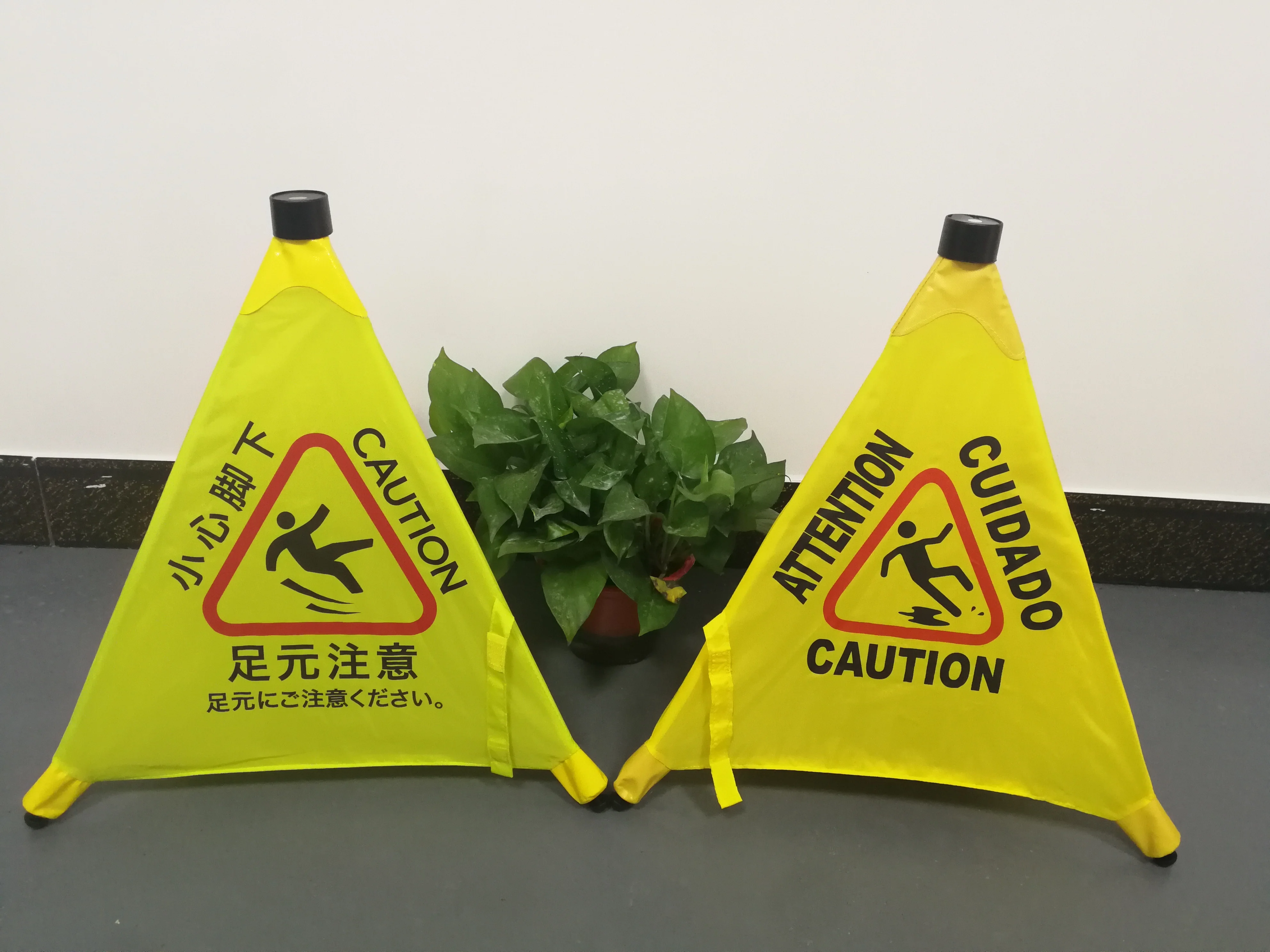 
Umbrella tri-pyramid nylon cloth pop up safety cone sign kids safety folding slow down signs for street 