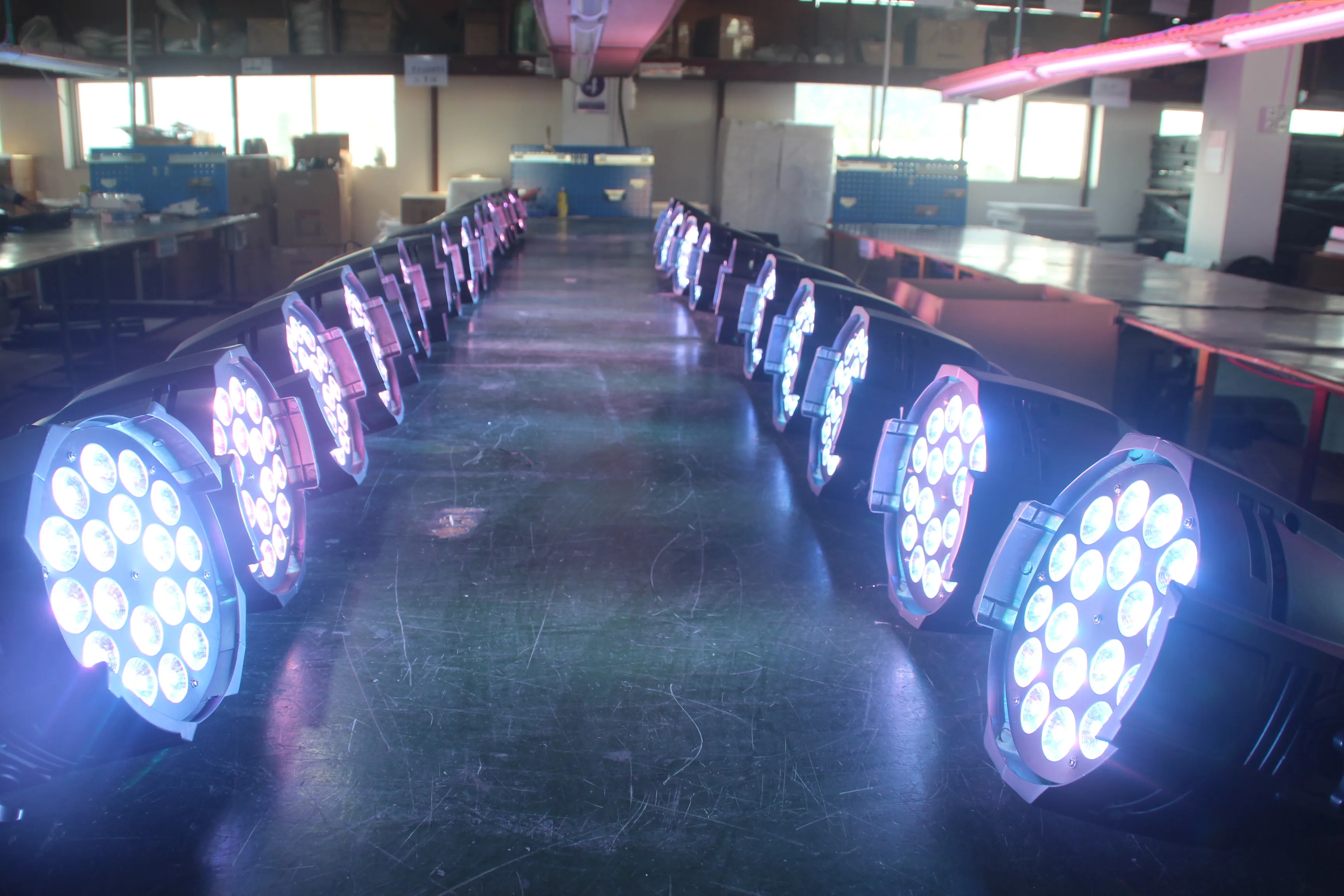 Best Selling 12W RGBW 4-in-1 Indoor LED Par 64 Can Light  Projection Spotlights for DJ & Hotel DMX & DMX512 Control