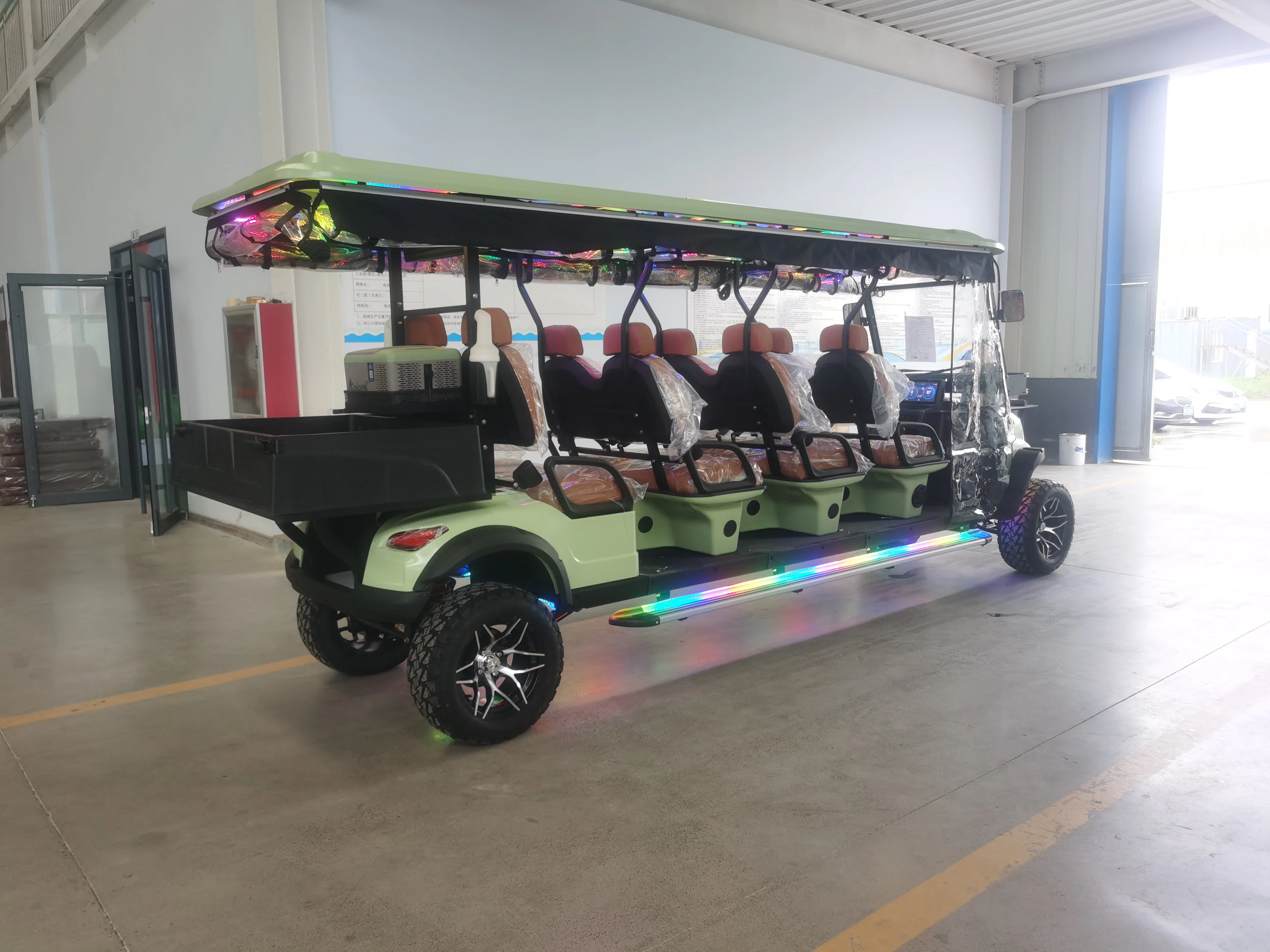 China supplier wholesale golf buggy with cargo box 8 seats off-road scooter new design electric golf cart