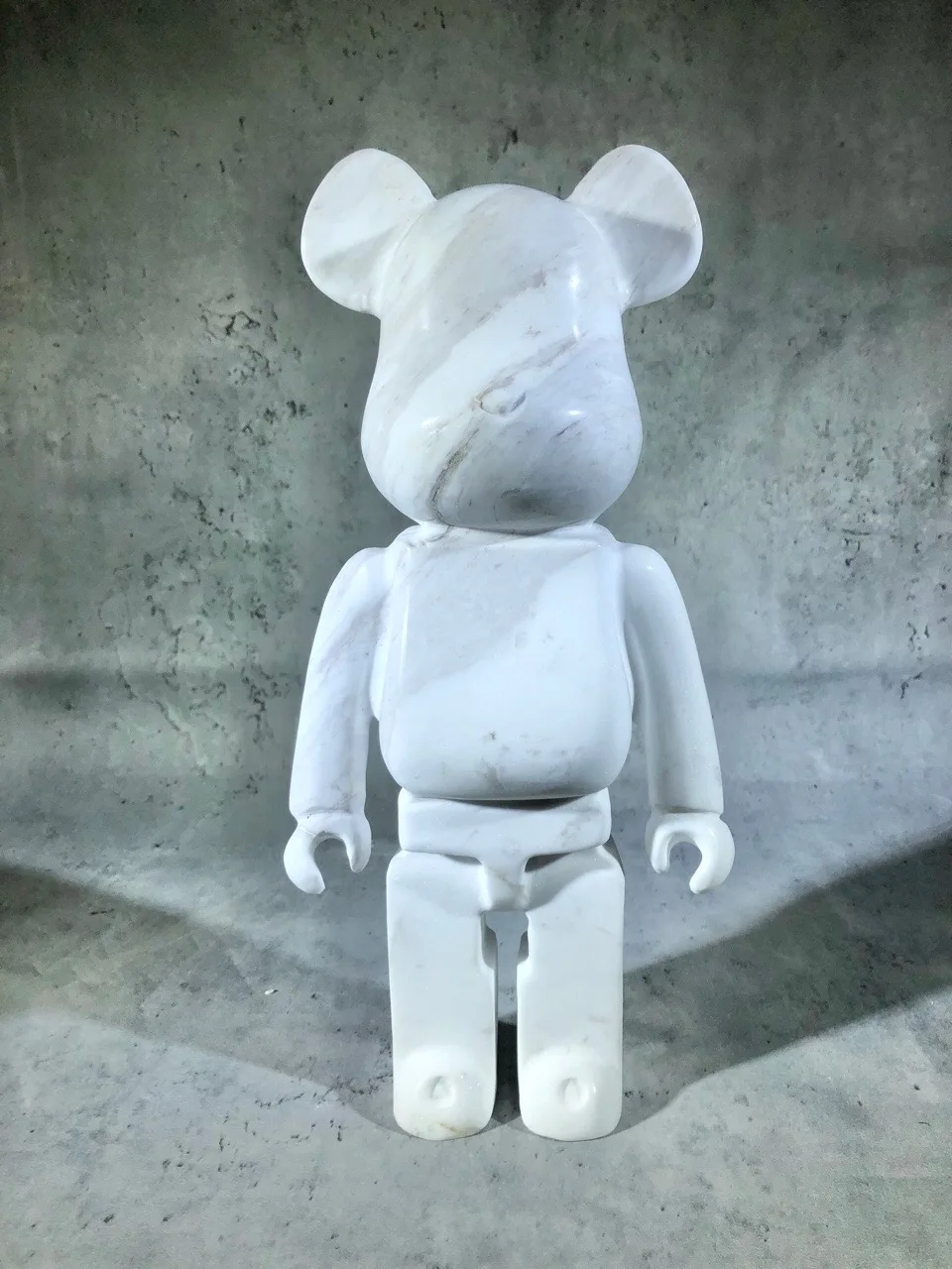Hot Sales Calacatta White Marble Hand Carved Gloomy Bear Stone Sculptures For Home Decoration