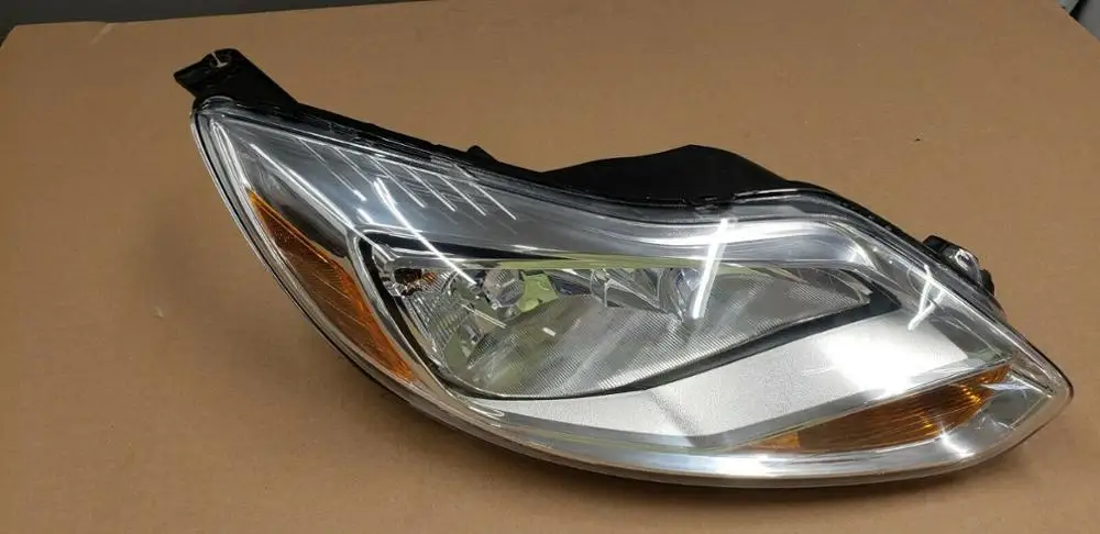 Halogen Head light Lamp For Ford Focus 2012-2014 BM5Z-13008-F CV6Z-13008-A  FO2503298