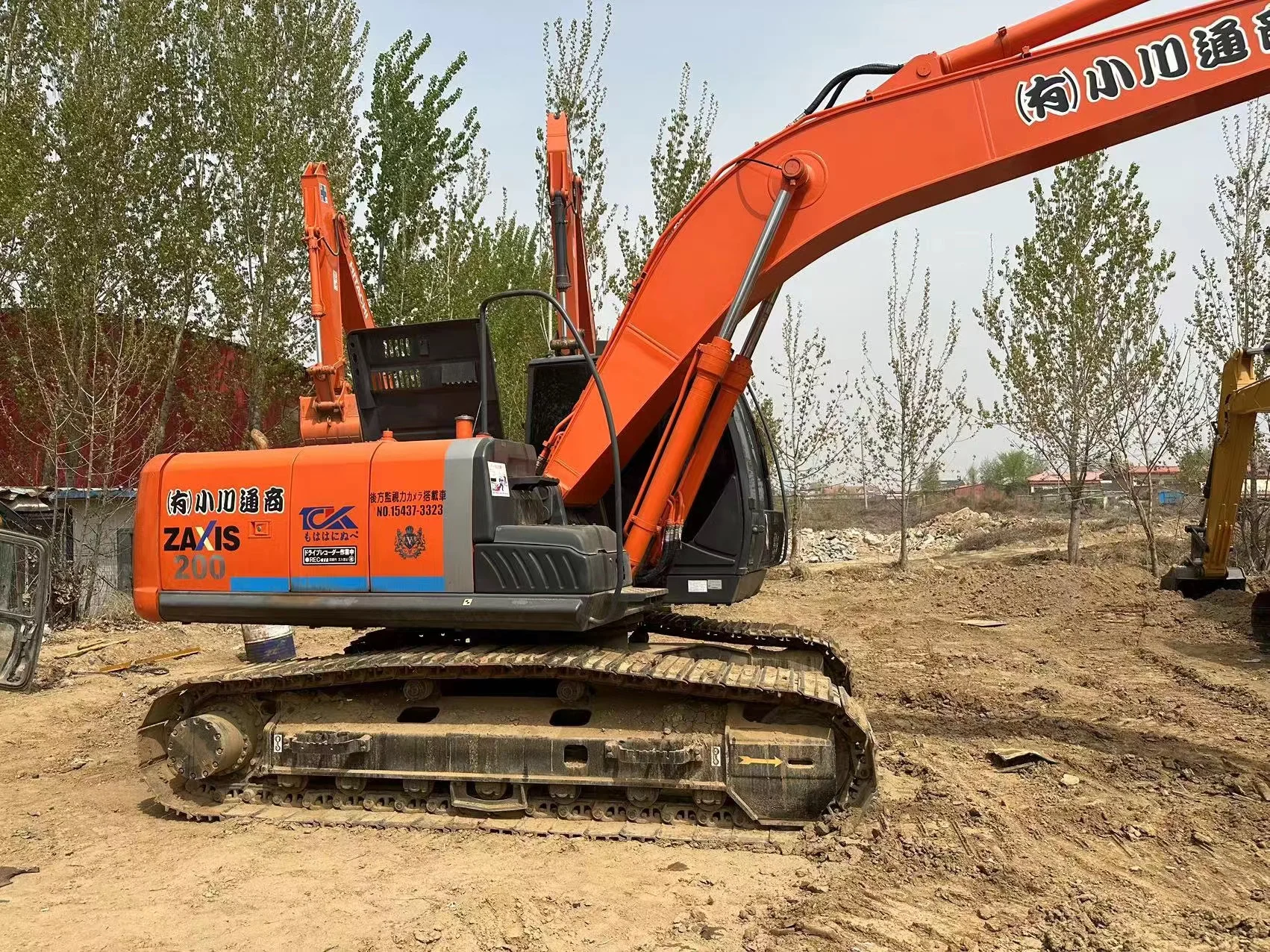 Б/у экскаватор Hitachi ZX200 второй ручной гусеничный с компонентами сердечника двигатель насос зубчатый подшипник PLC