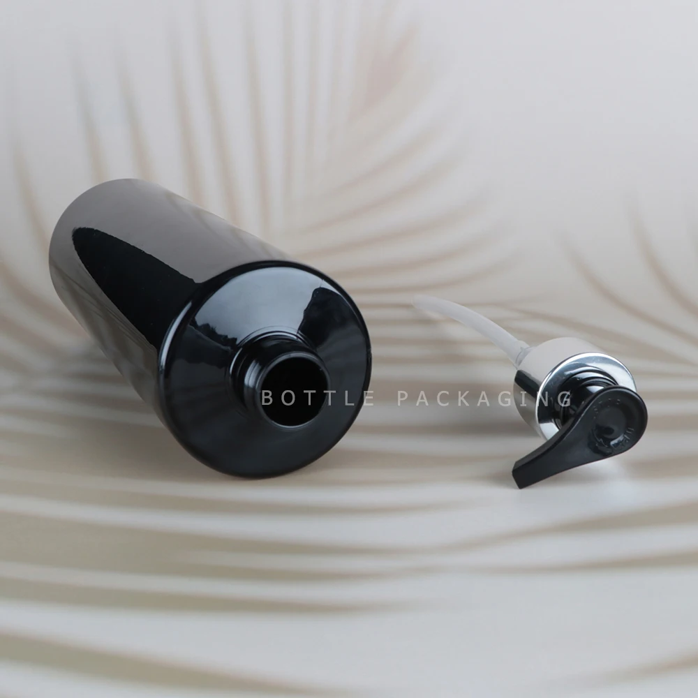 Luxury Black 17 oz Bathroom Soap Dispenser 500ml Cylinder Plastic Bottle PET Bottles Aluminium Pump Shampoo Bottle